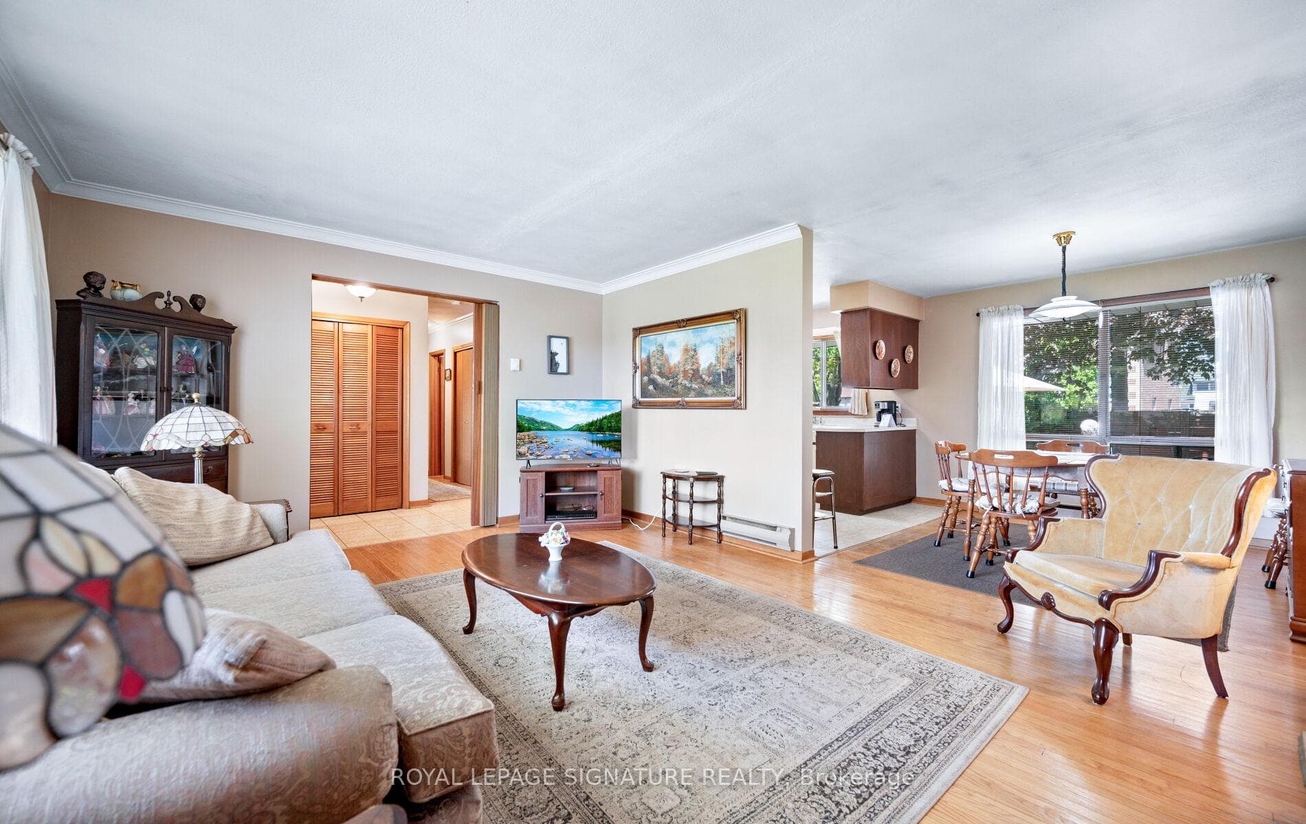 2585 Jarvis Street photo 7