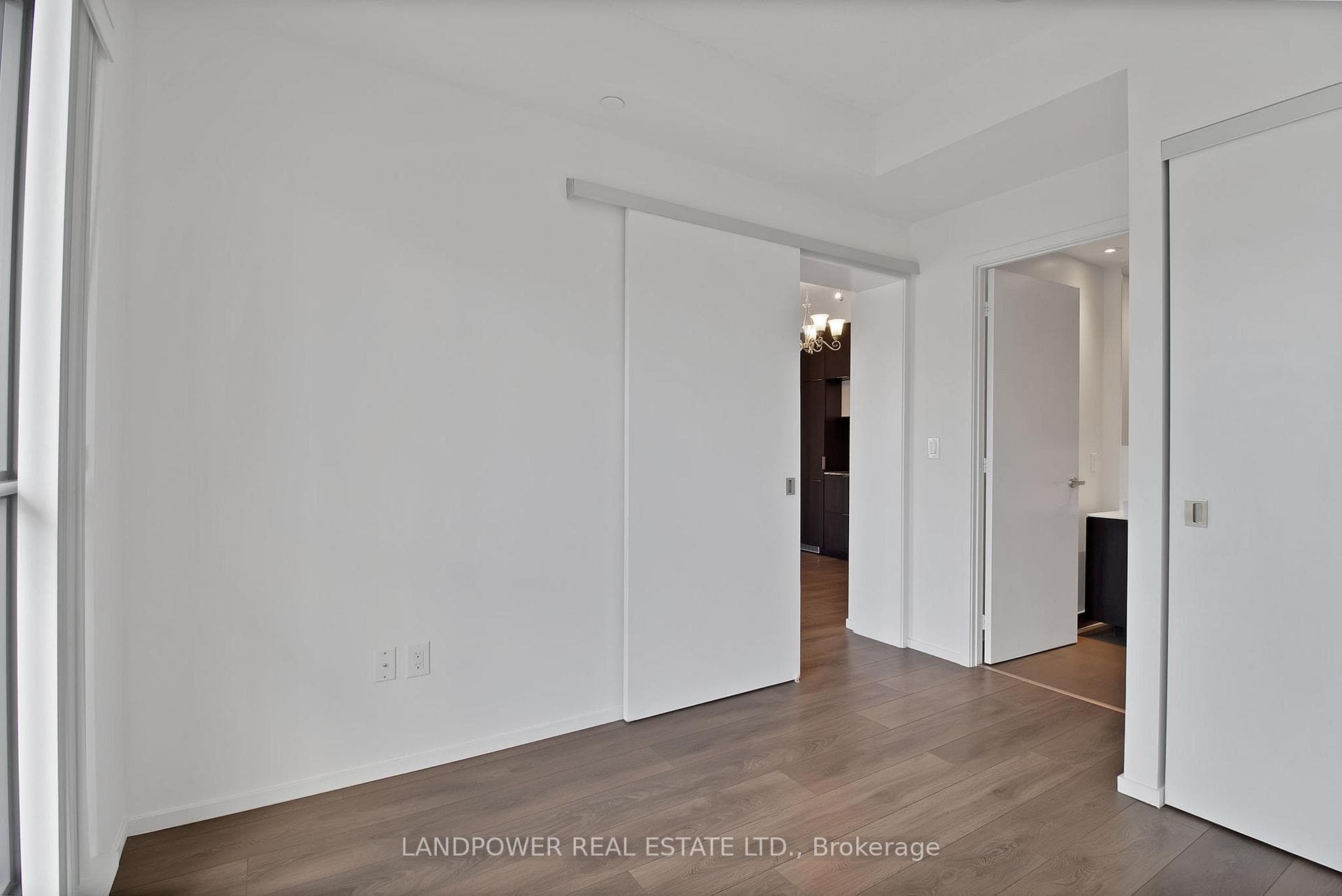 159 Dundas Street Unit 1107 photo 7