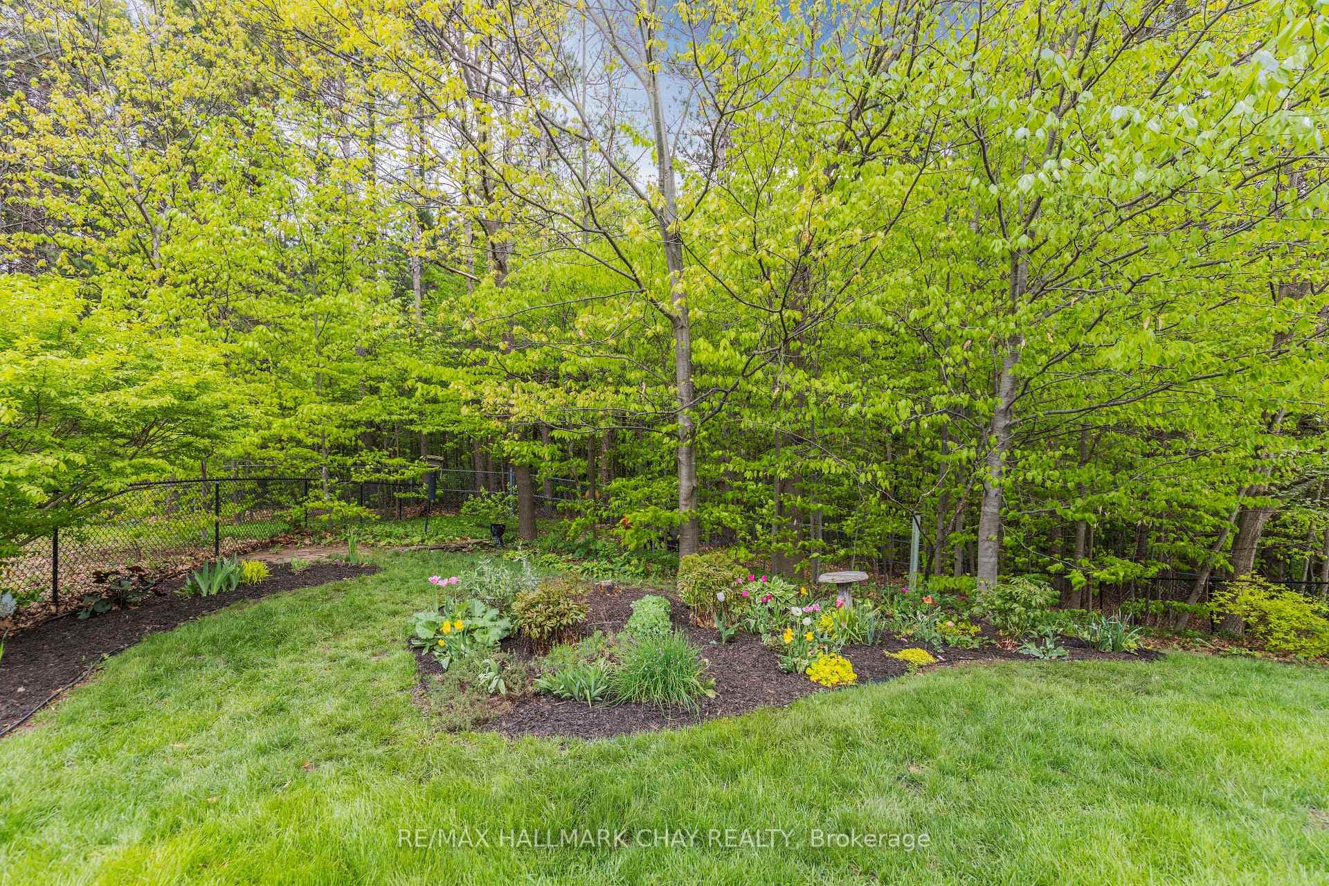 96 Cumming Drive photo 27