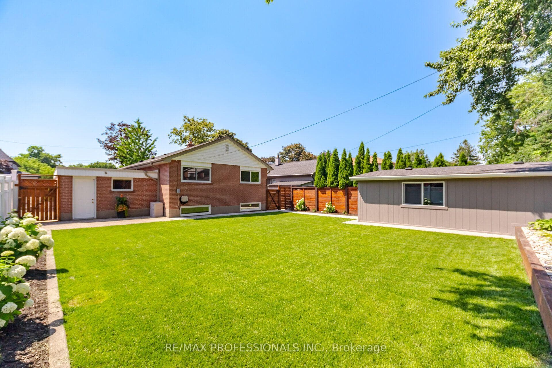 24 Millburn Drive photo 40