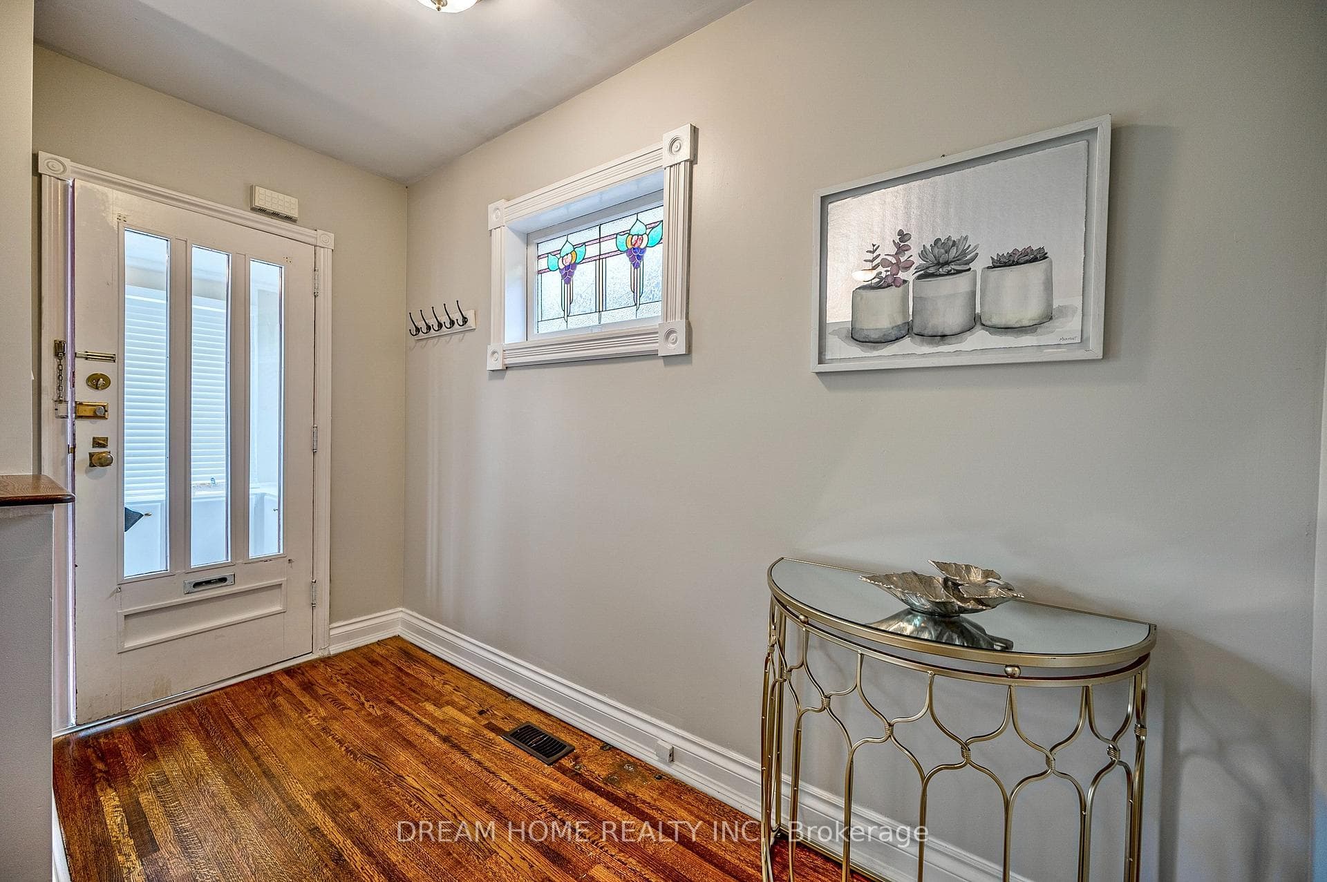 182 Lawrence Avenue photo 4