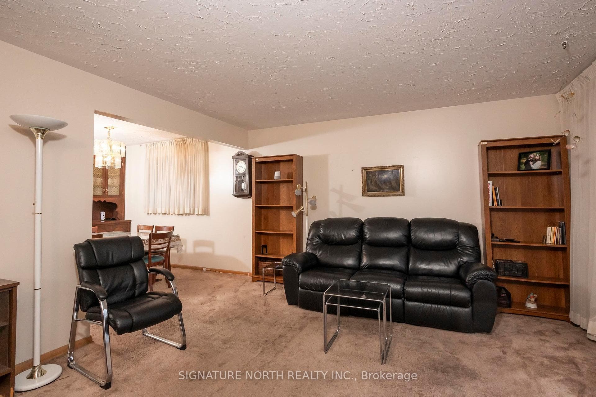 435 Amethyst Crescent photo 11