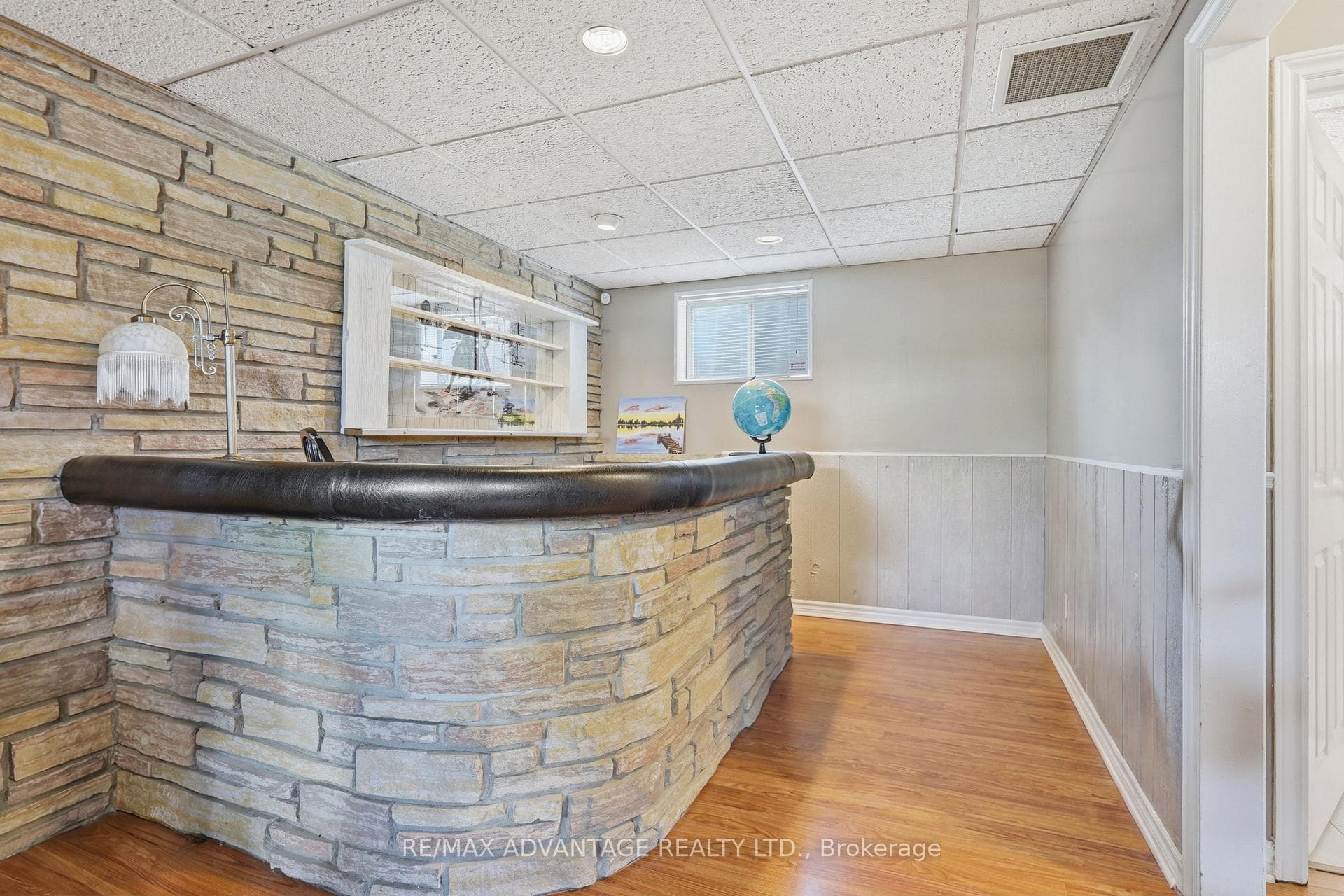 120 Champlain Crescent photo 29