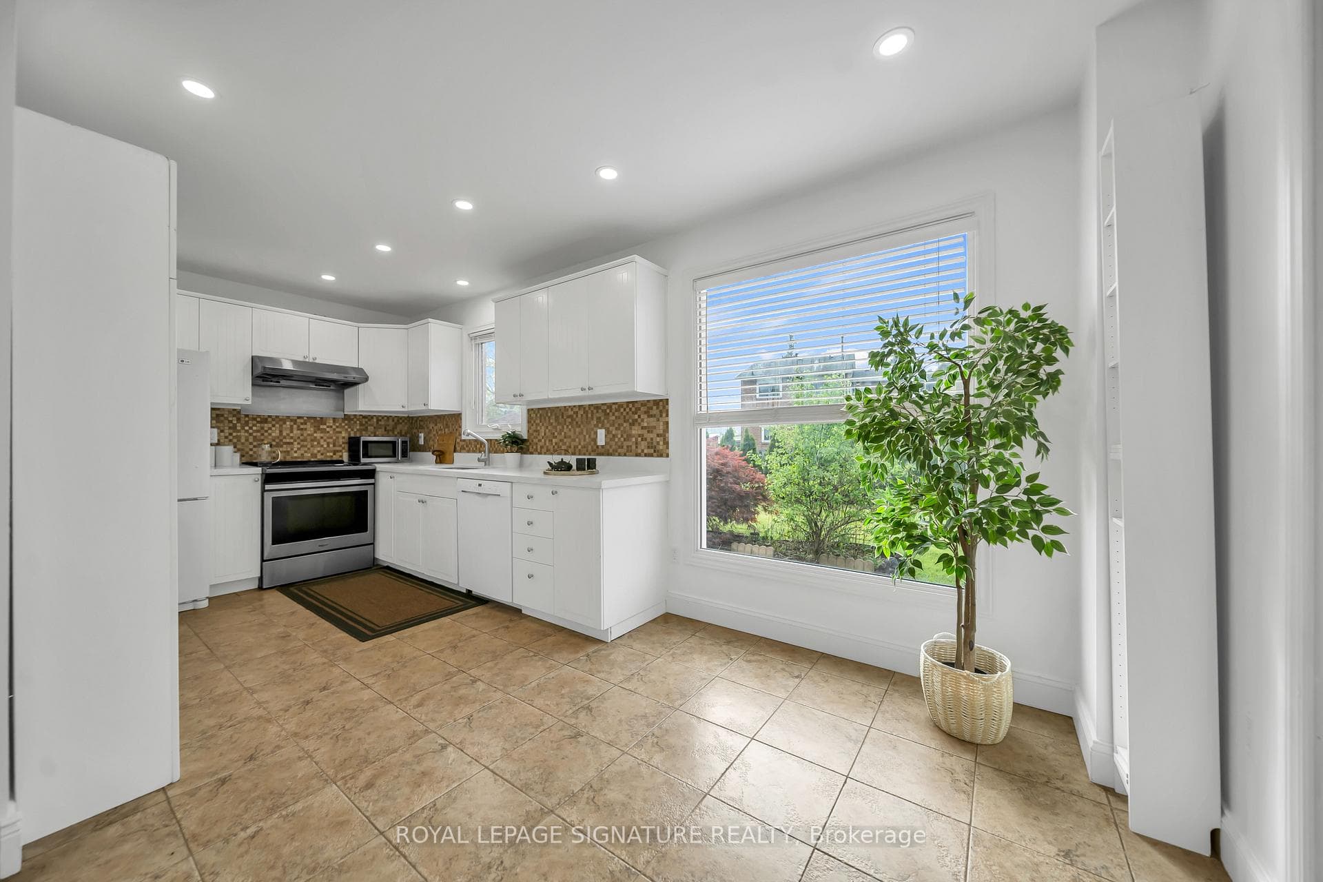 2479 Grindstone Court photo 16