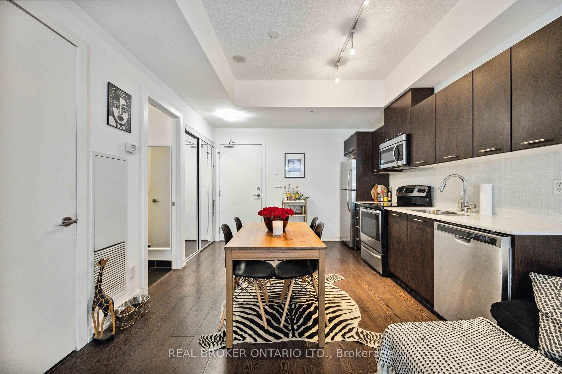 20 Bruyeres Mews Unit 219 photo 10