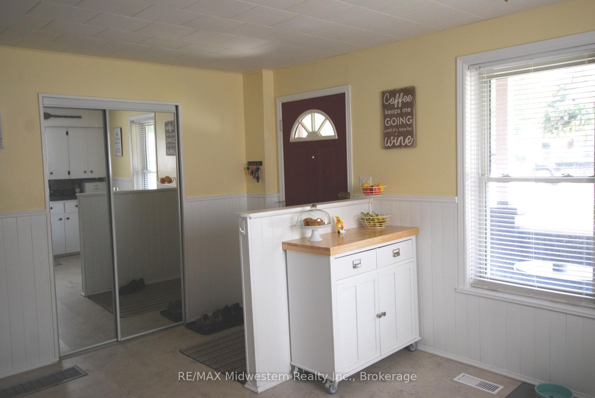 172 Elora Street photo 6