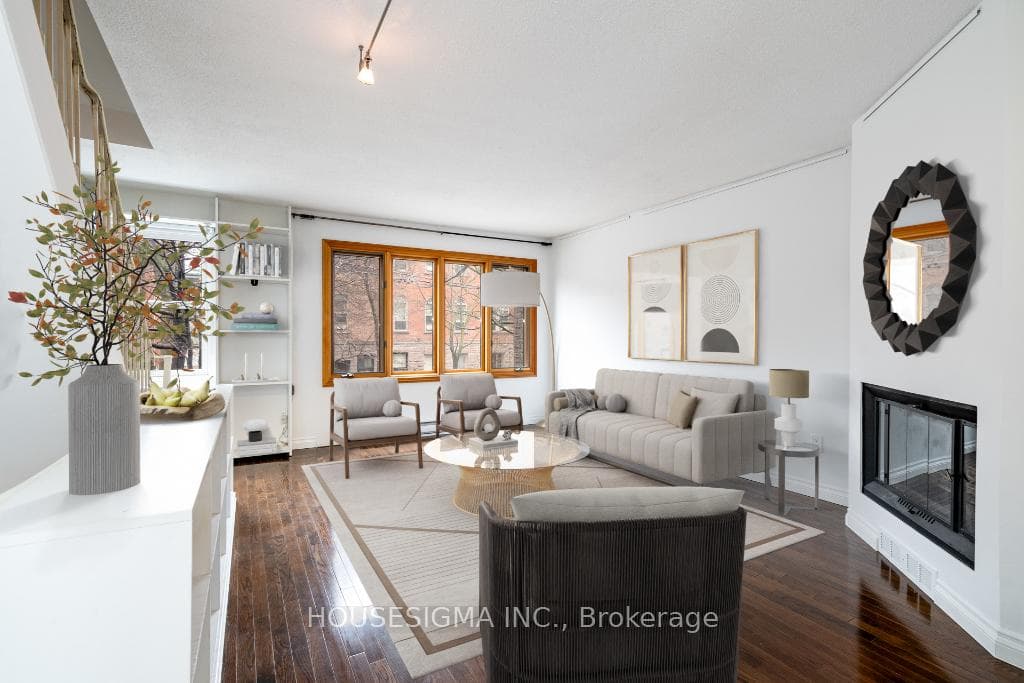 296 Sumach Street photo 2
