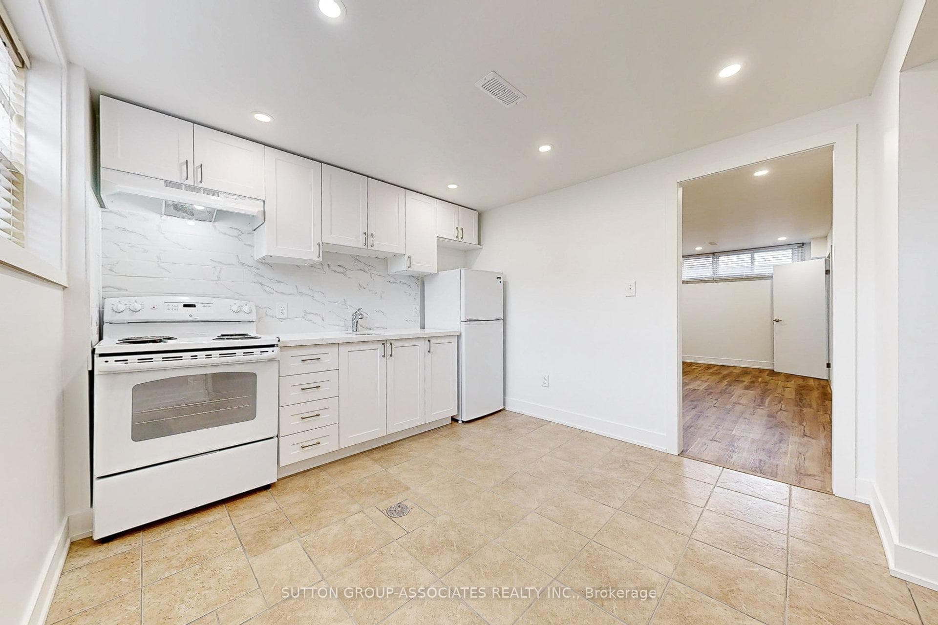 22 Woodenhill Court photo 38