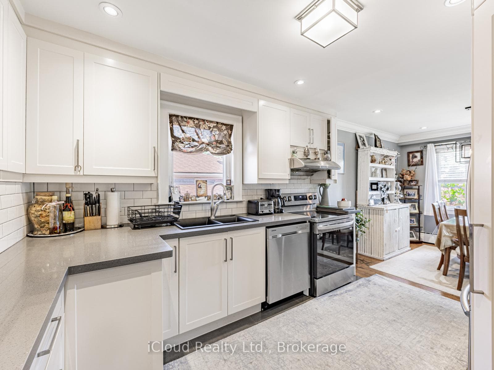 58 Janet Boulevard photo 15