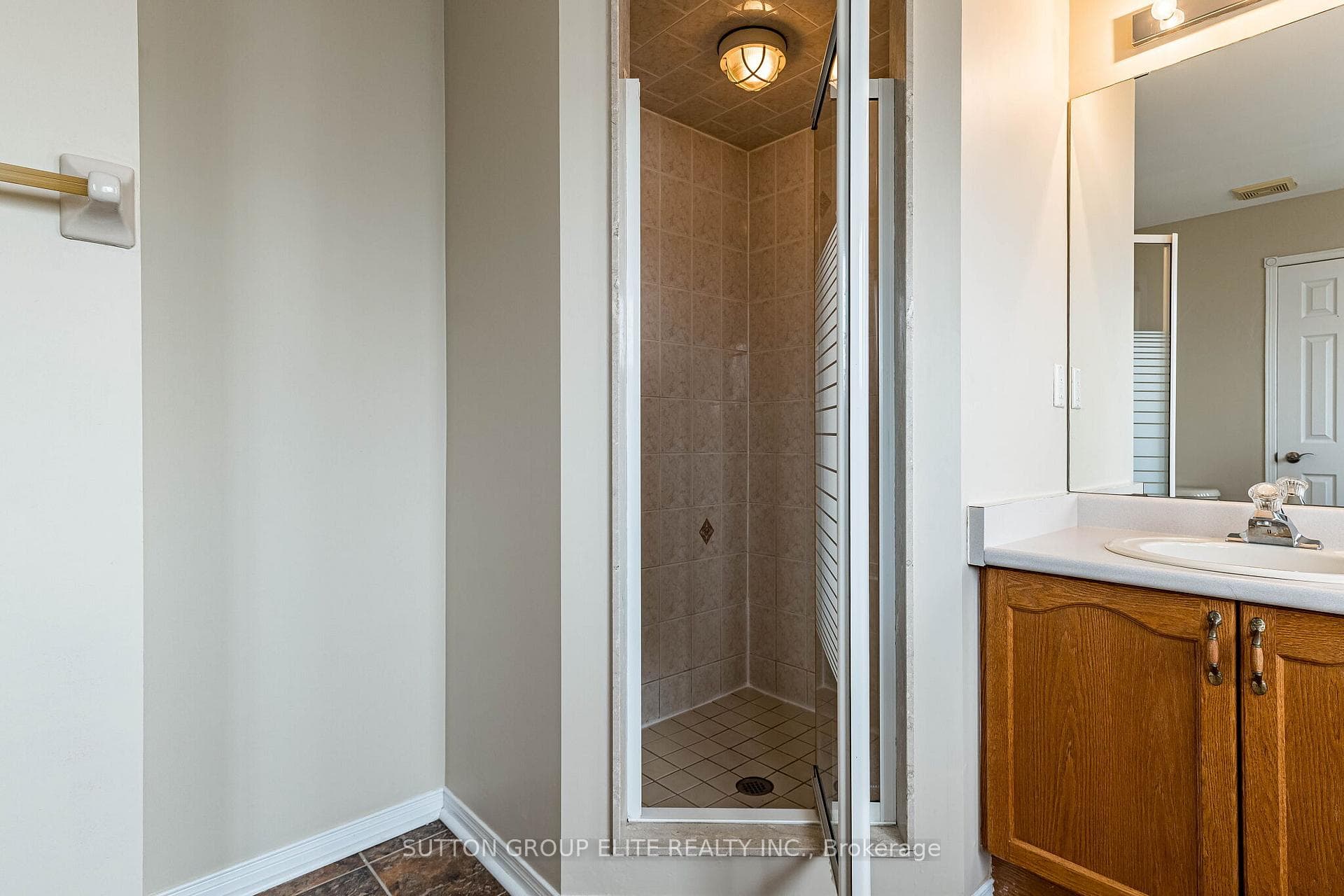 69 Legend Lane photo 26