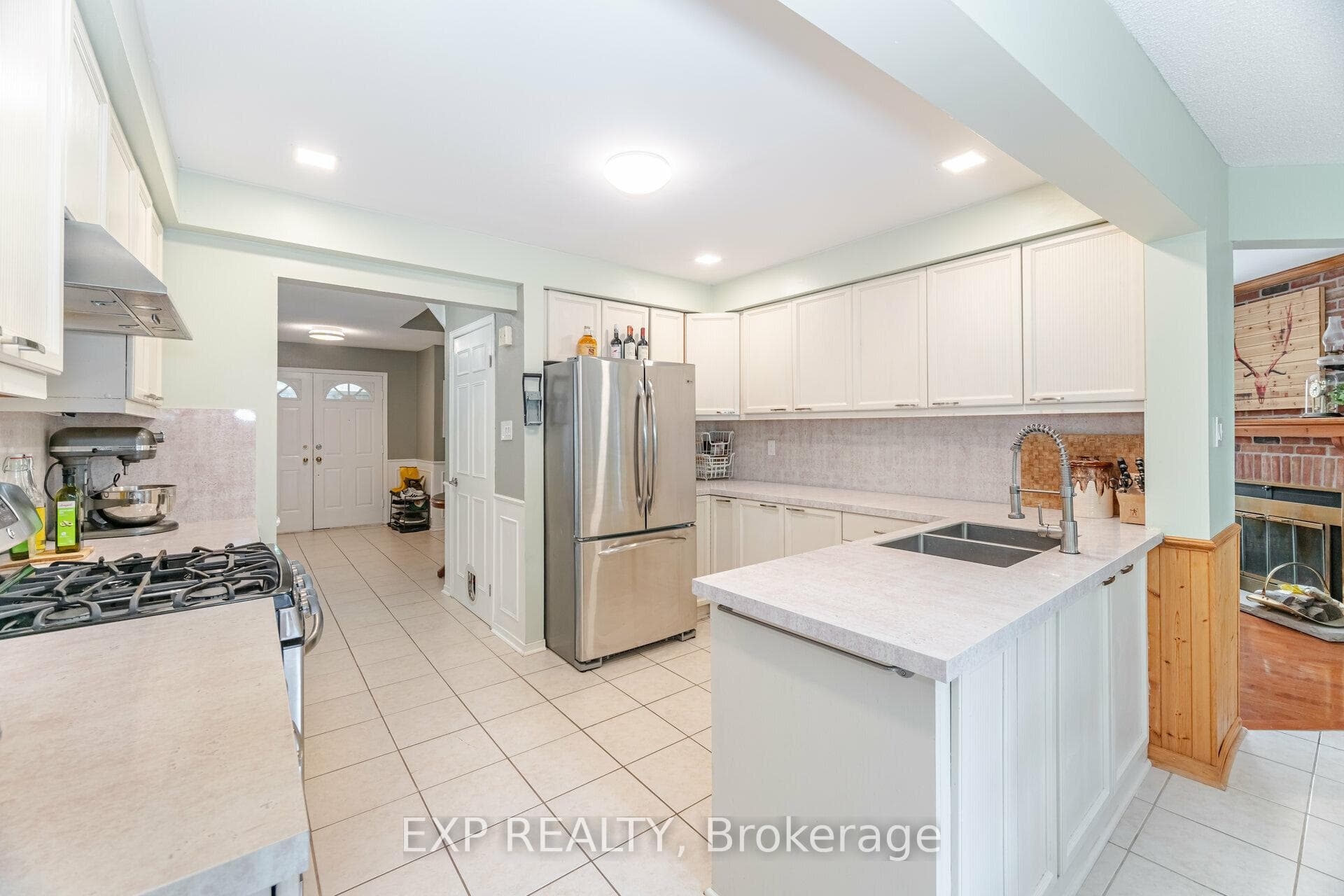 24 Howell Street photo 11