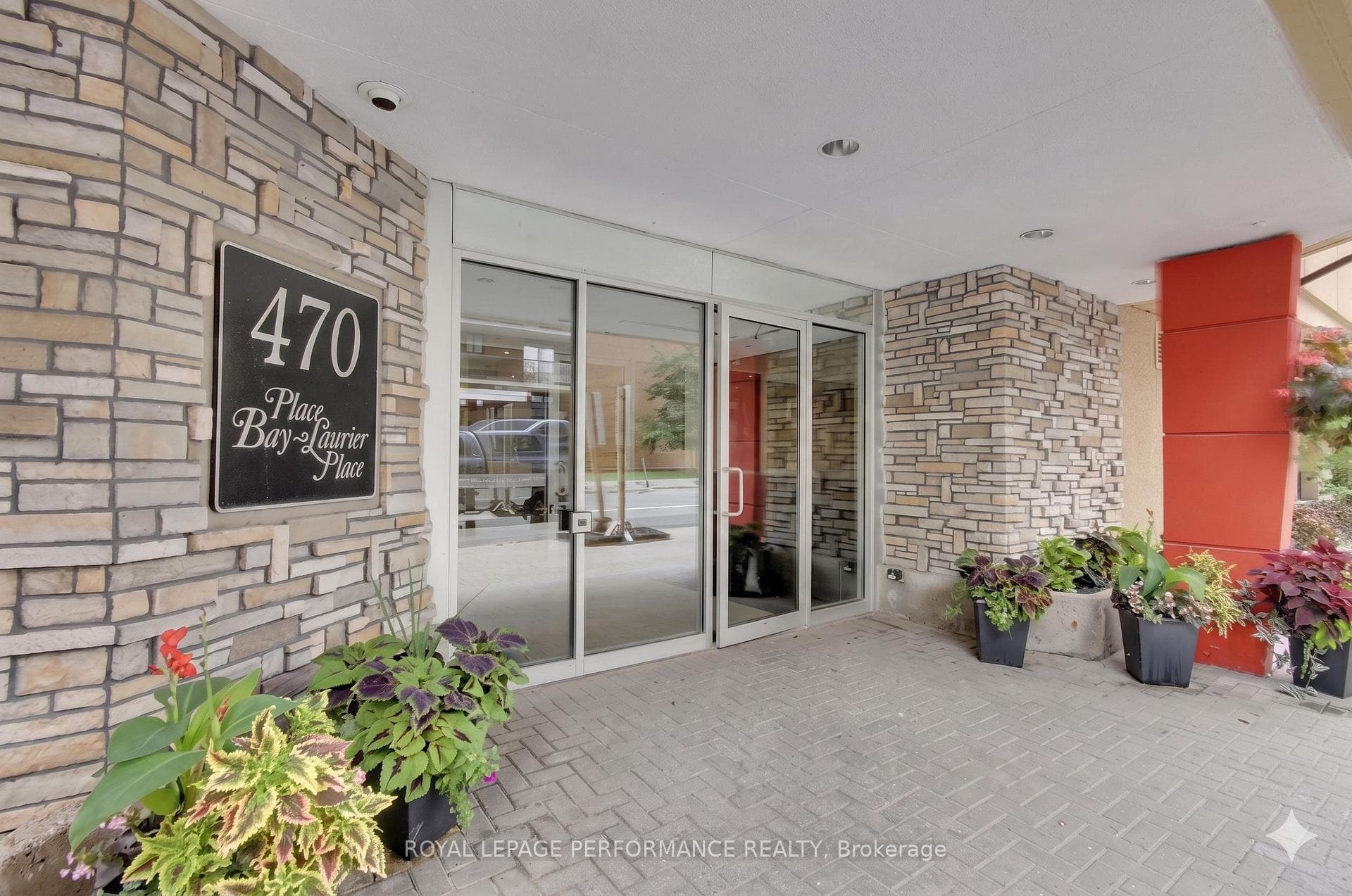 Welcome to 470 Laurier Avenue West!