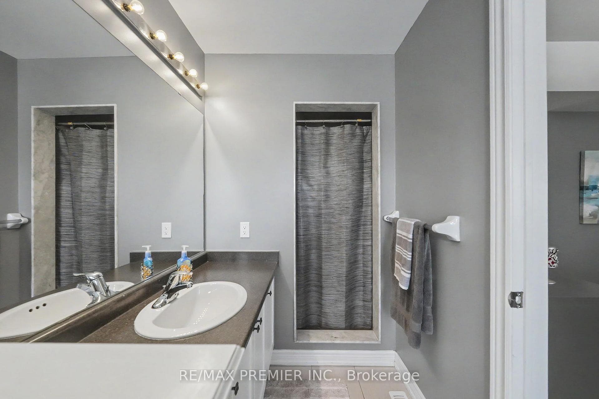 82 Chesterwood Crescent photo 31