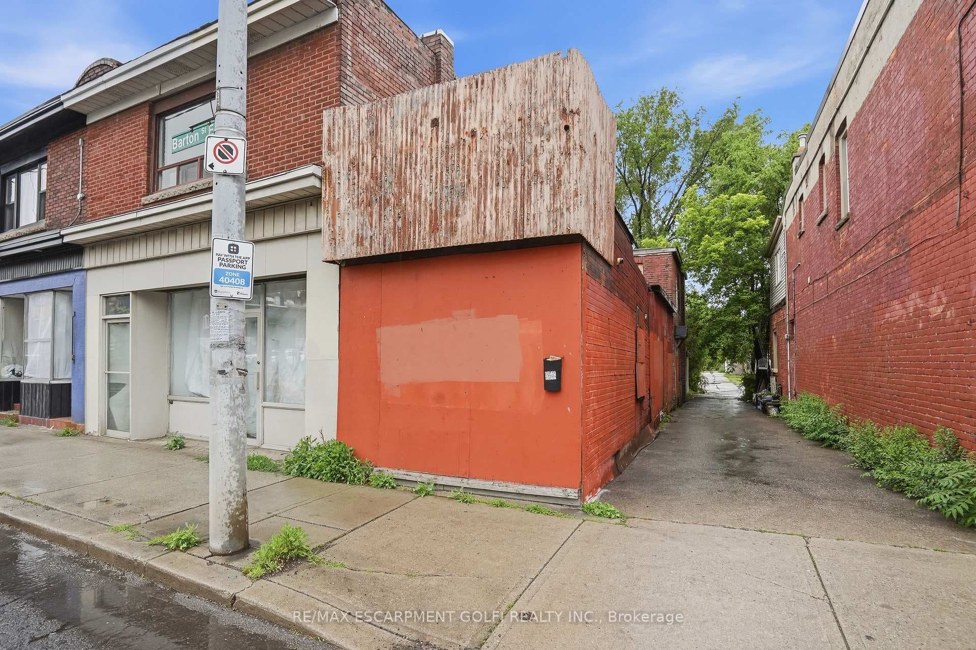 721 1/2 BARTON Street photo 1