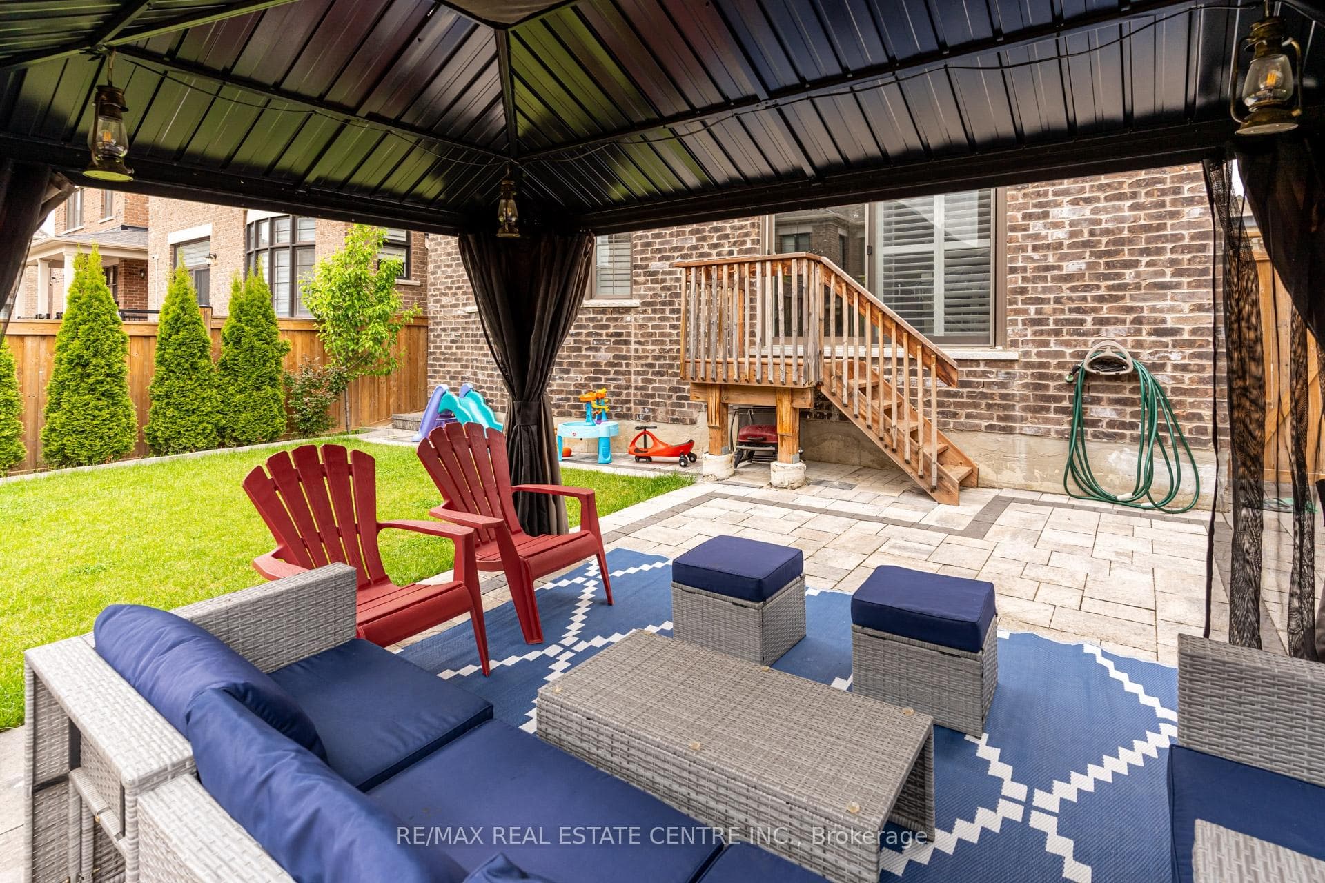 15 Hugh Mccutcheon Way photo 25