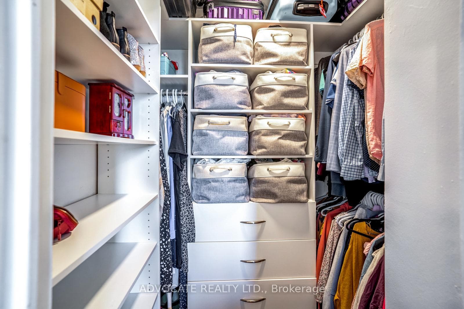 Walk in closet