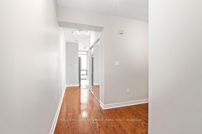 3 Navy Wharf Court Unit 1803 photo 5