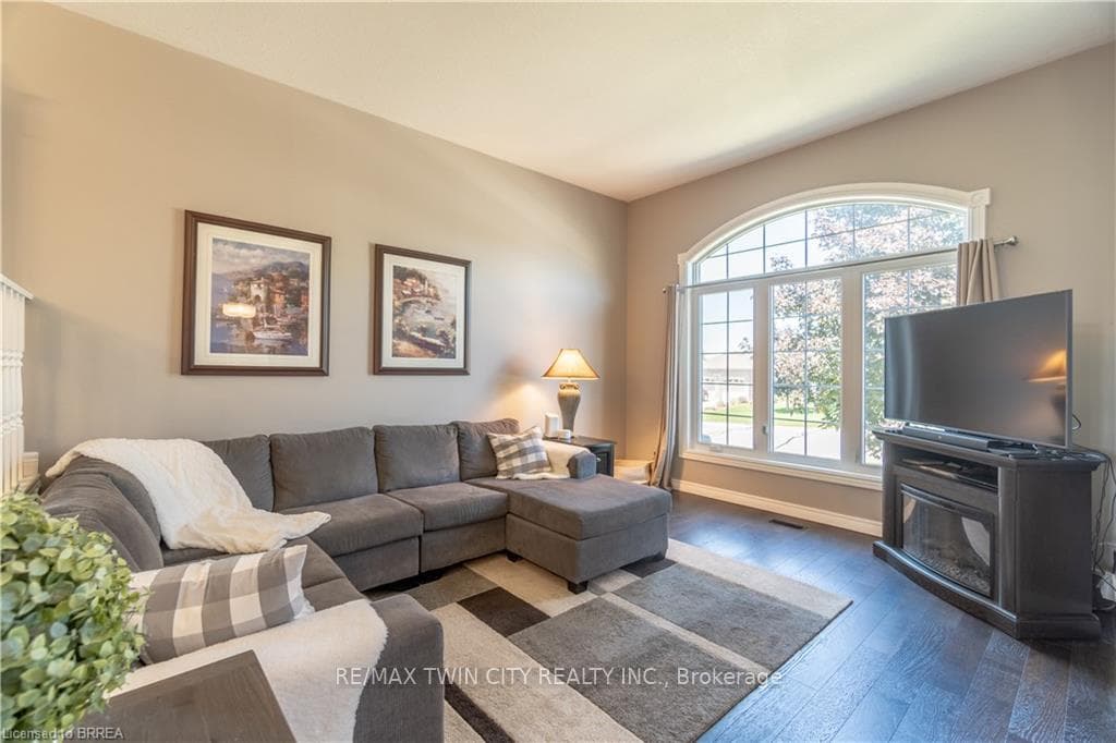 54 Bradbury Crescent photo 9