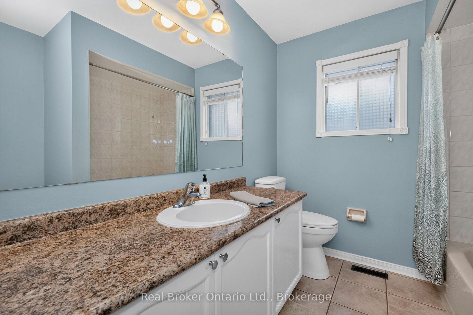 47 Timberland Crescent photo 15