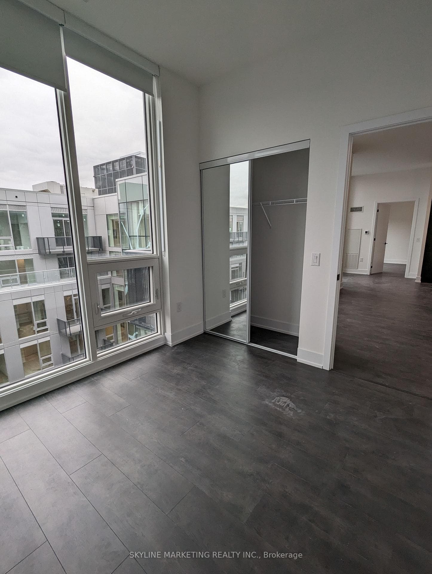 2450 Old Bronte Road Unit 817 photo 7