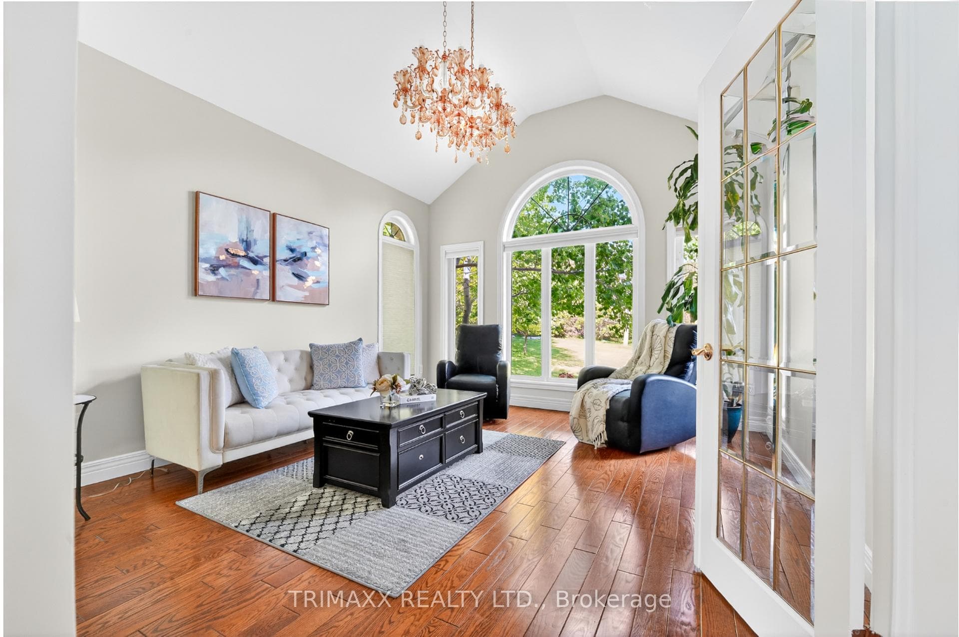 18 Walton Drive photo 16