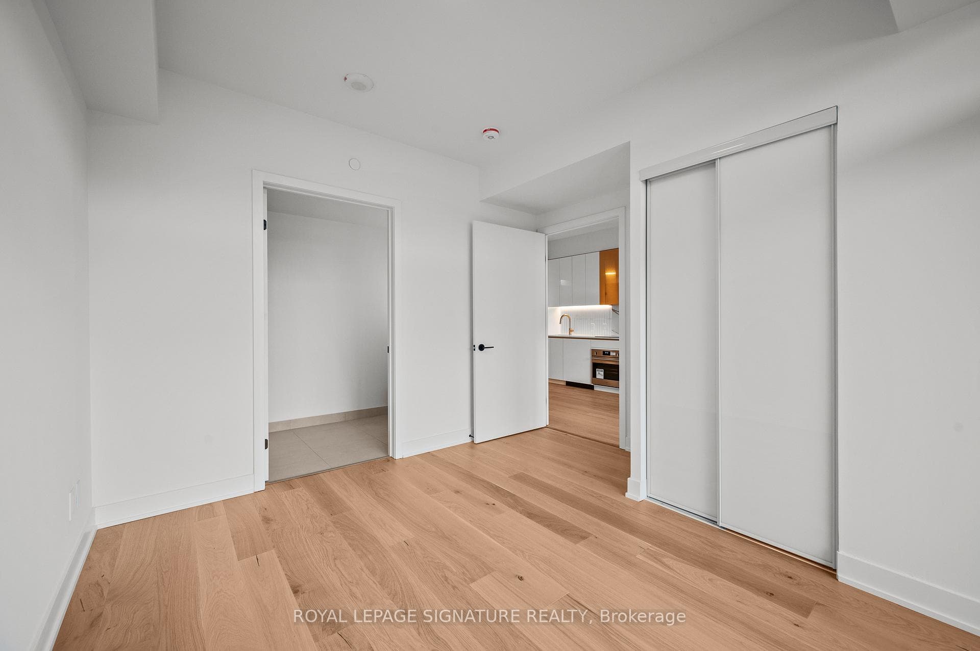 1285 Queen Street Unit 402 photo 13