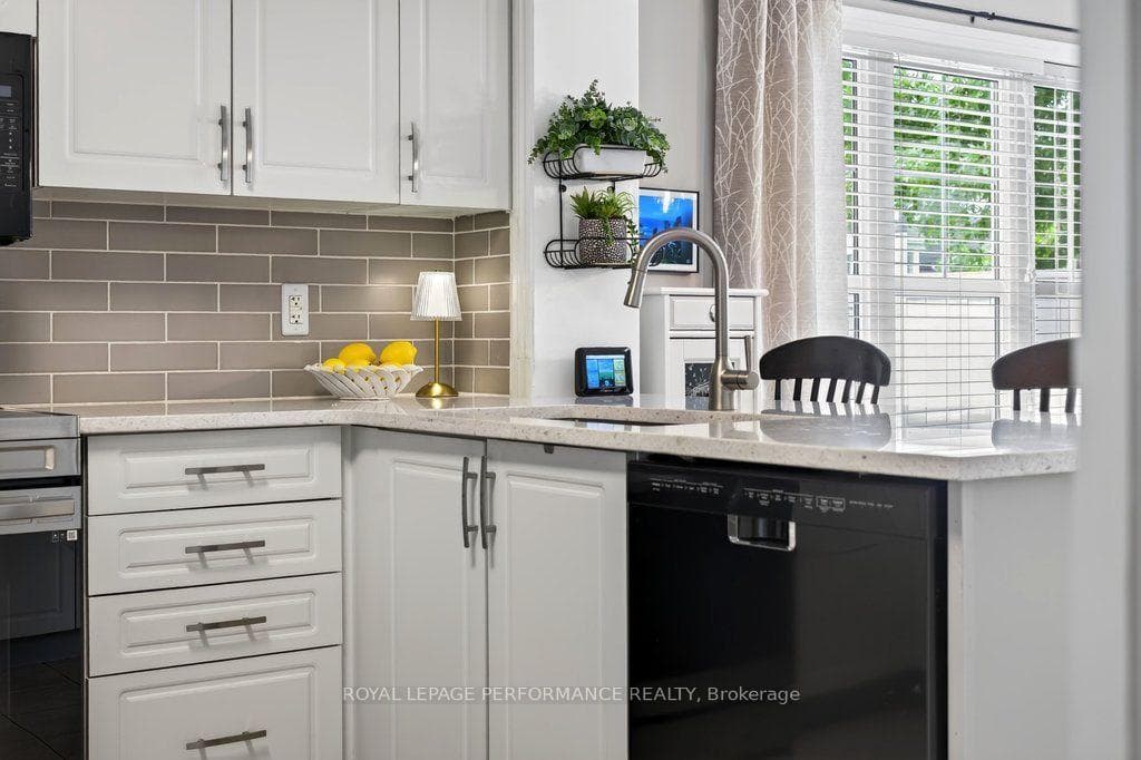 2423 Regatta Avenue photo 13