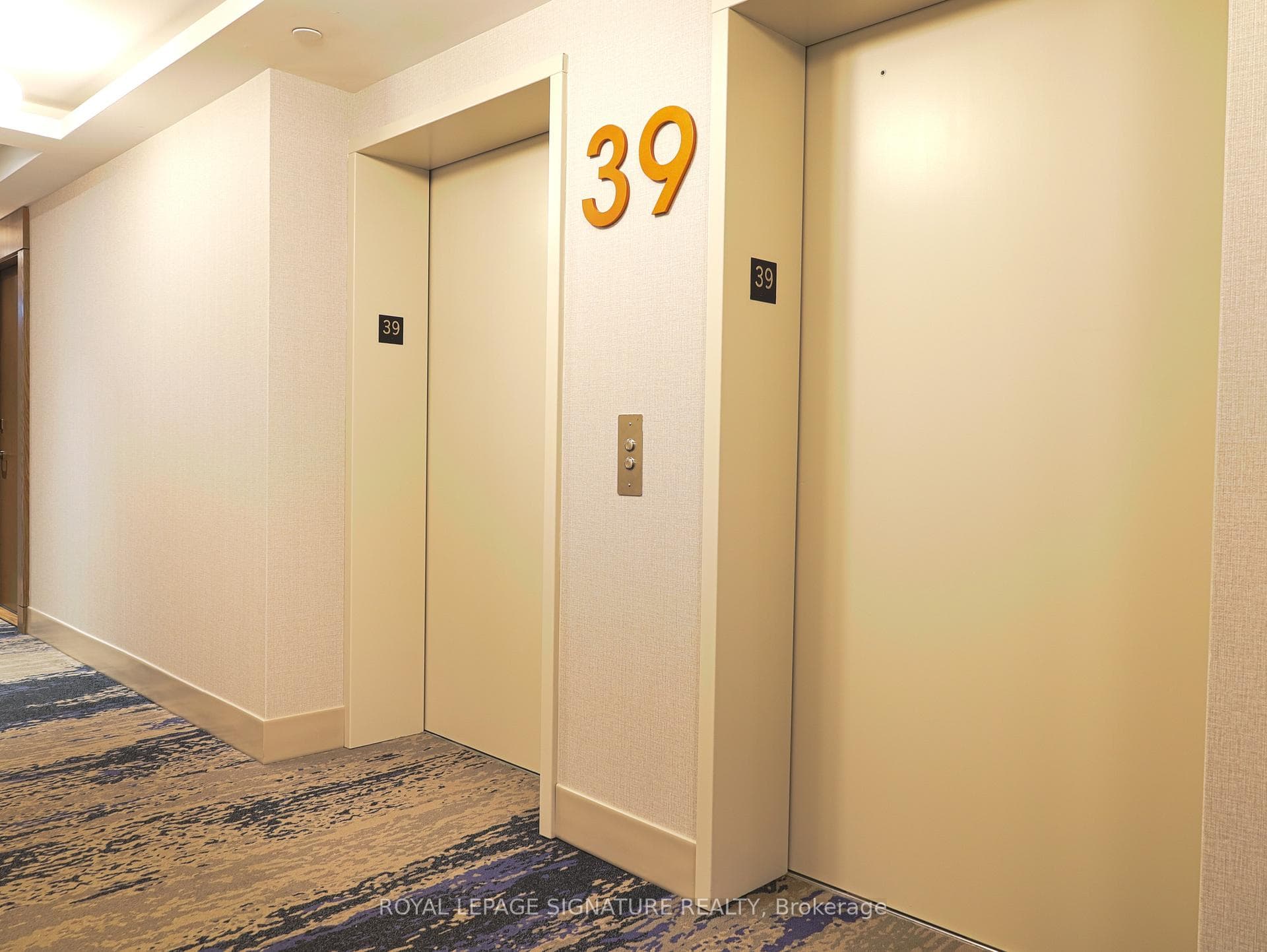 30 Inn On The Park Drive Unit 3903 photo 8