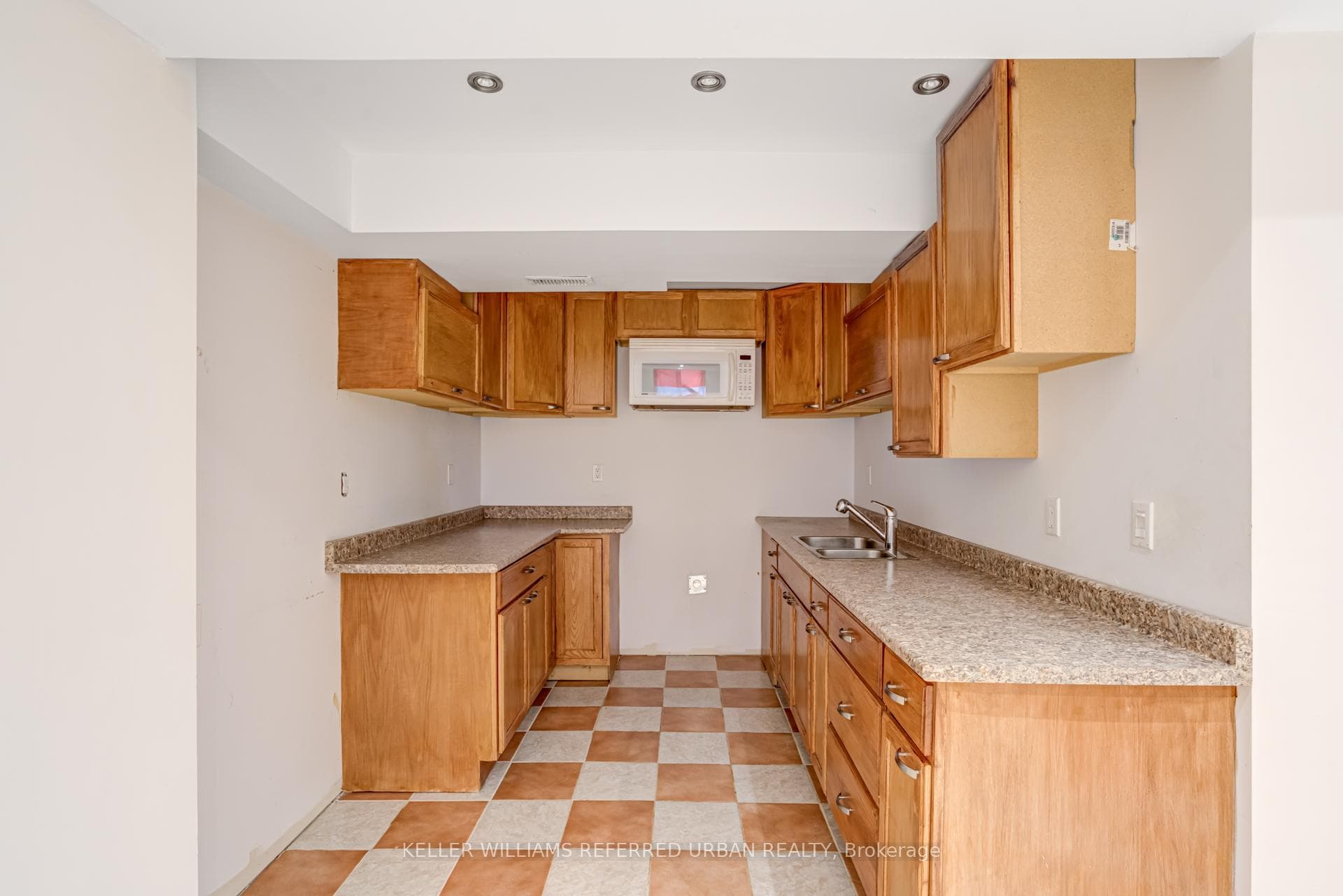 70 Treasure Drive photo 29