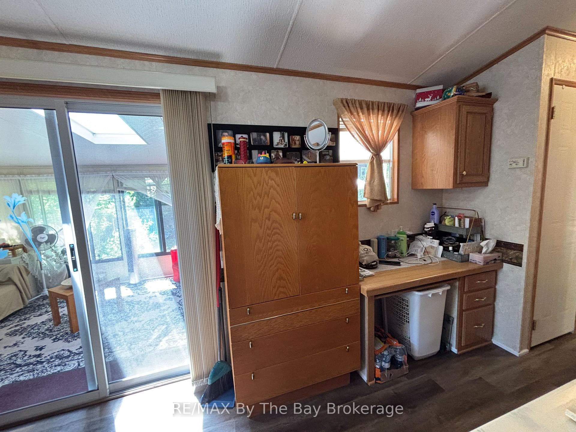 85 THEME PARK Drive Unit 92 photo 31