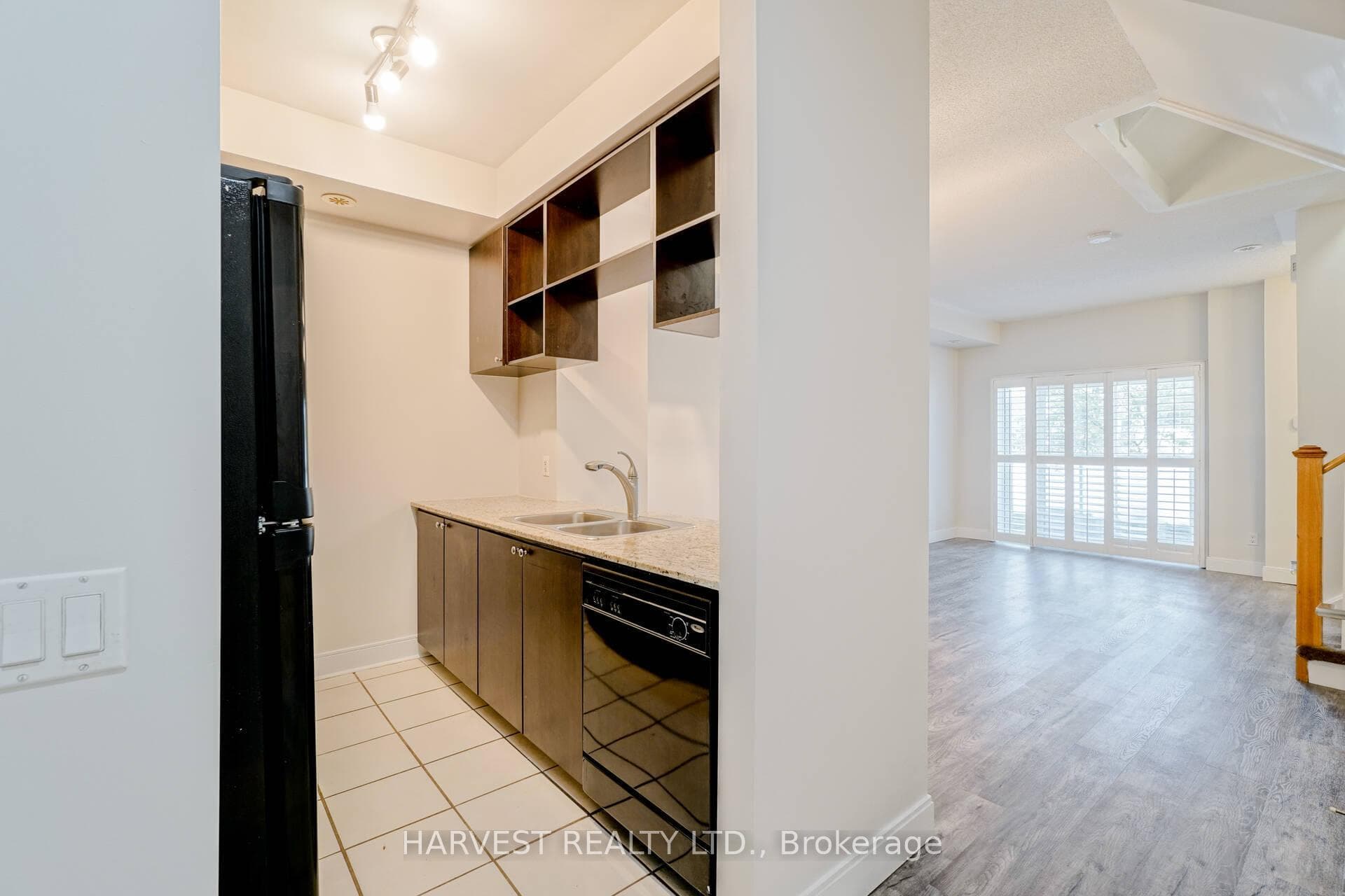 330 Village Green Square Unit Th41 photo 5