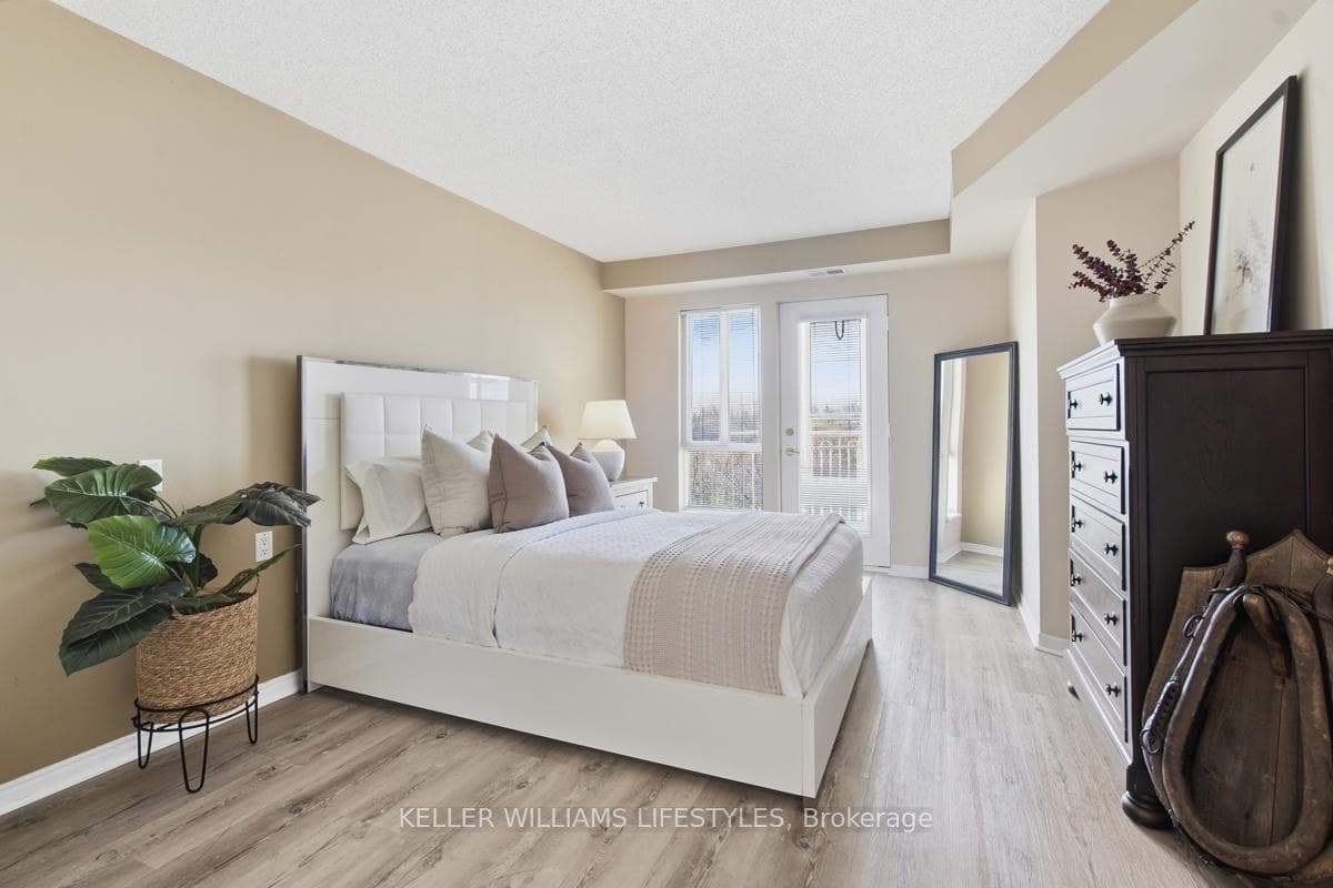 511 Gainsborough Road Unit 403 photo 14