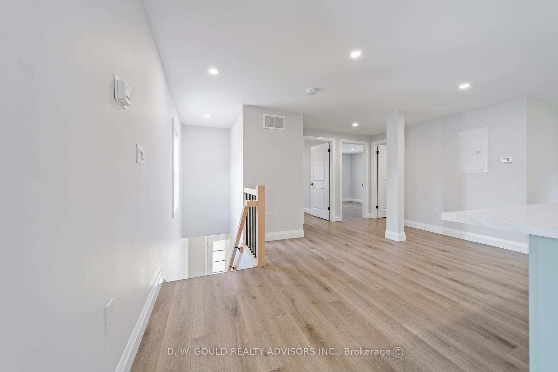 330 William Street photo 10