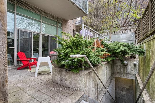 437 Roncesvalles Avenue Unit 112 photo 28