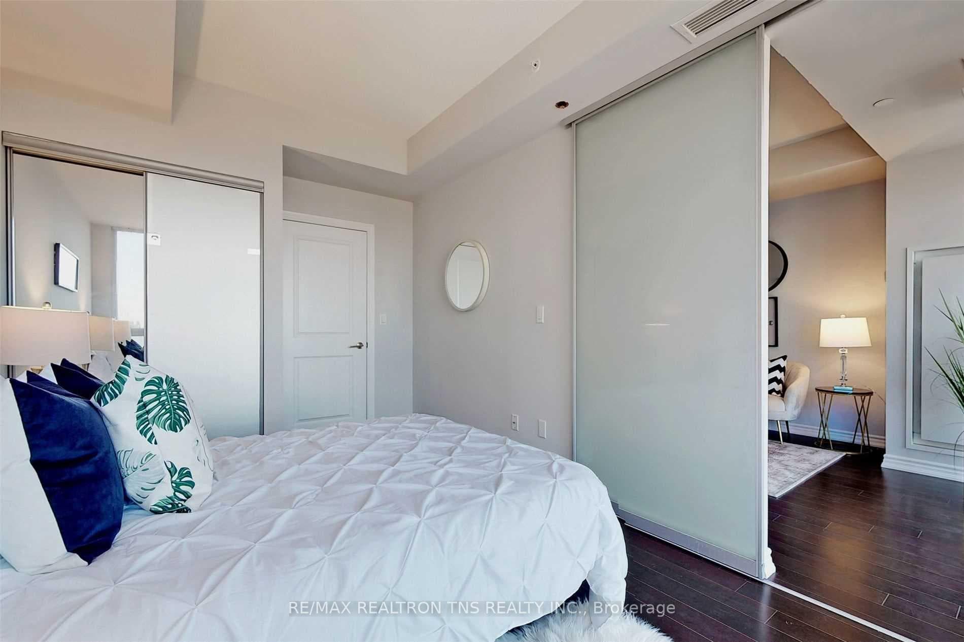 386 Yonge Street Unit 3012 photo 21