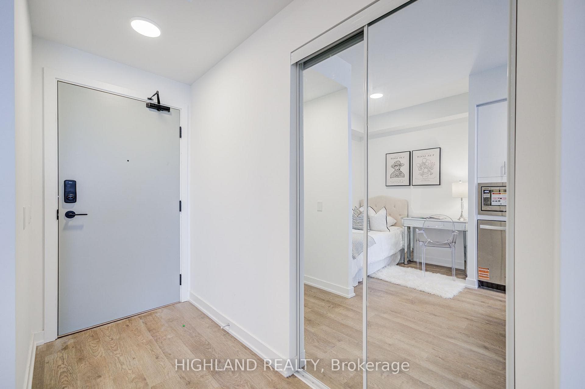 5081 Hurontario Street Unit 3103 photo 9