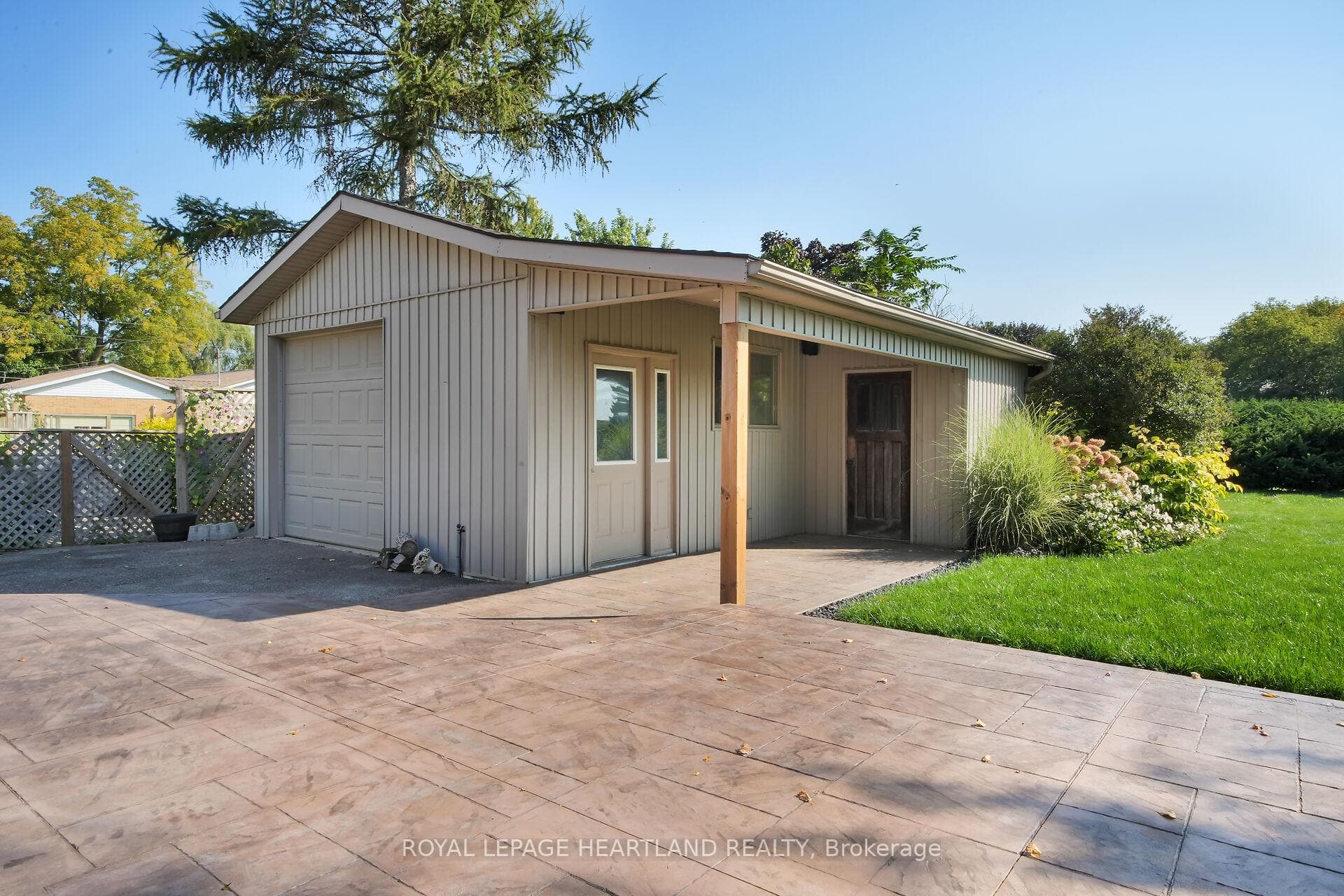 532 Carling Street photo 5