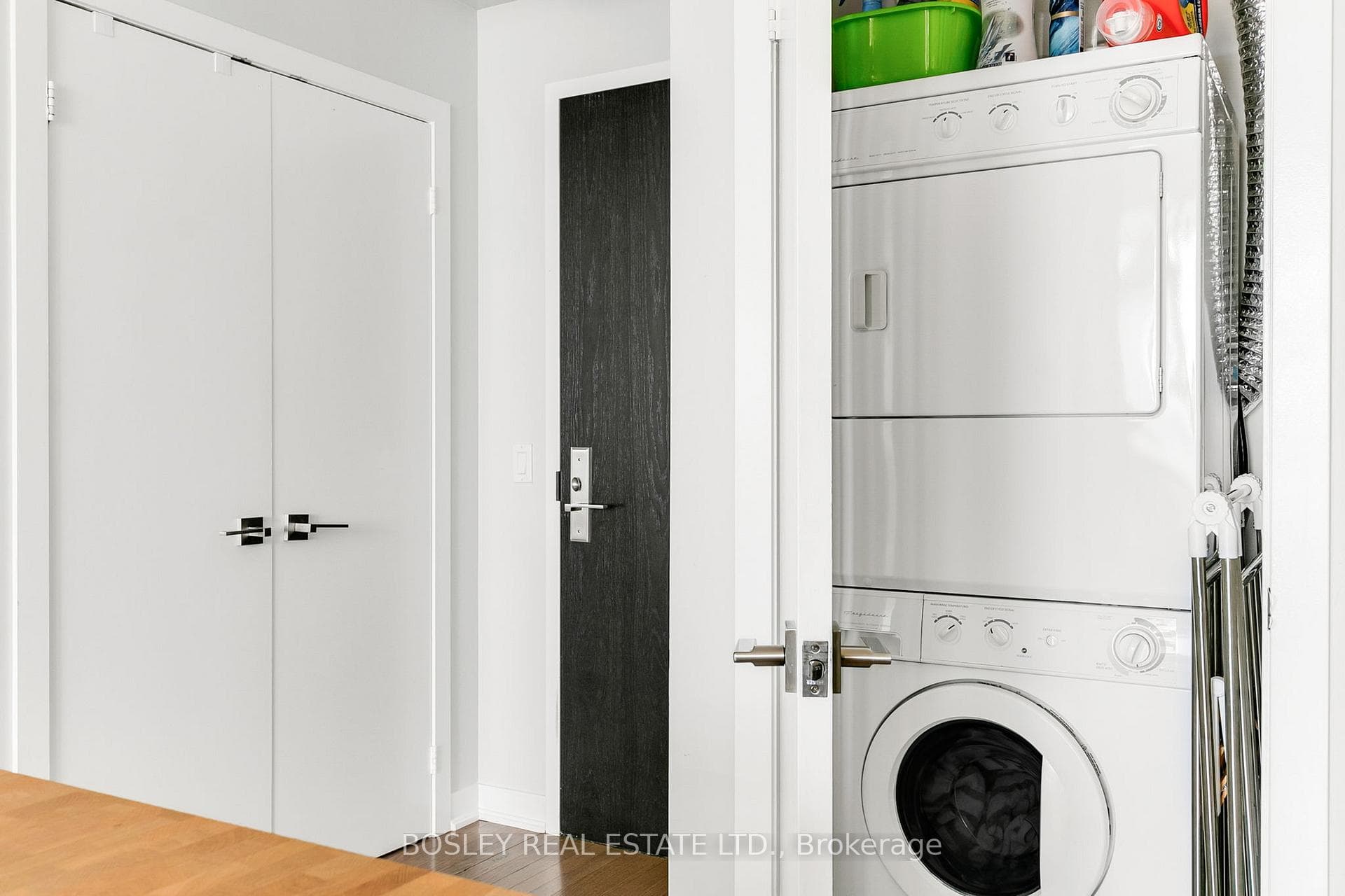 770 Bay Street Unit 2704 photo 25
