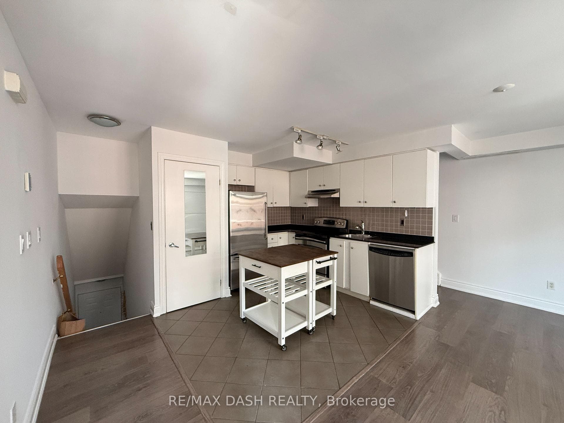 415 Jarvis Street Unit 342 photo 4