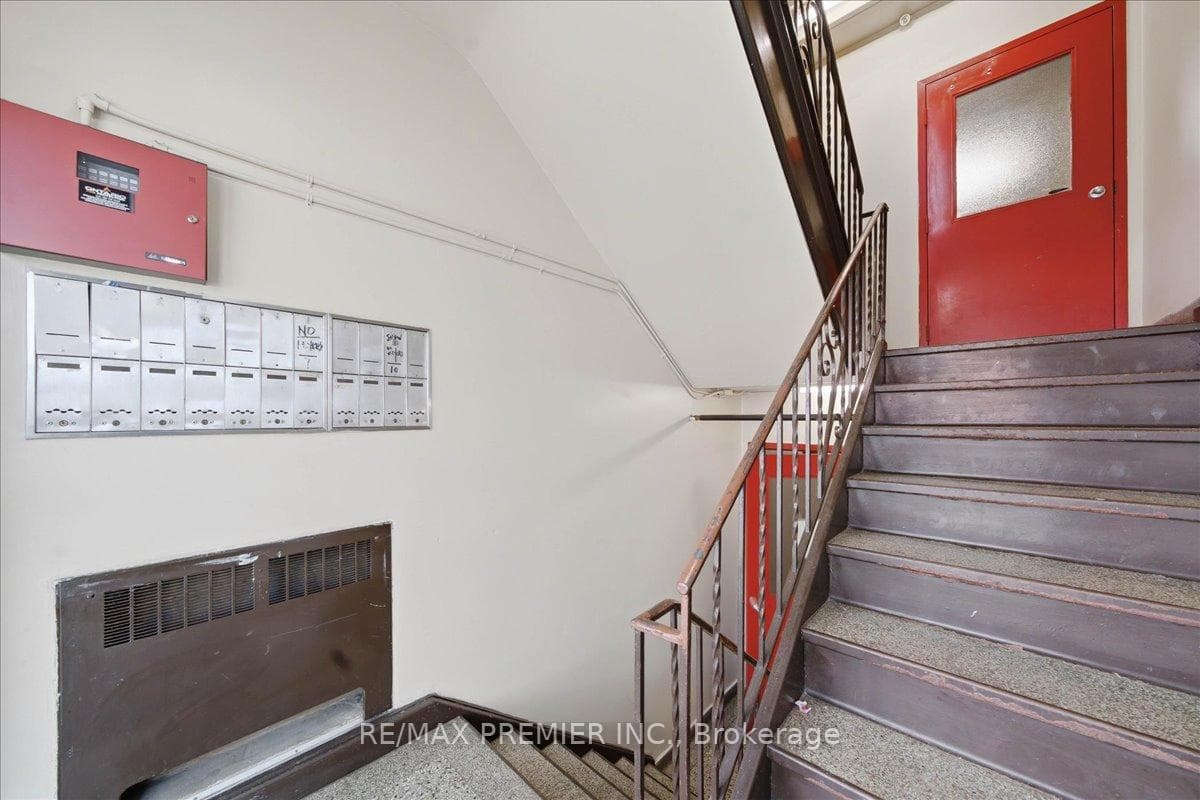 280 Weir Street photo 3