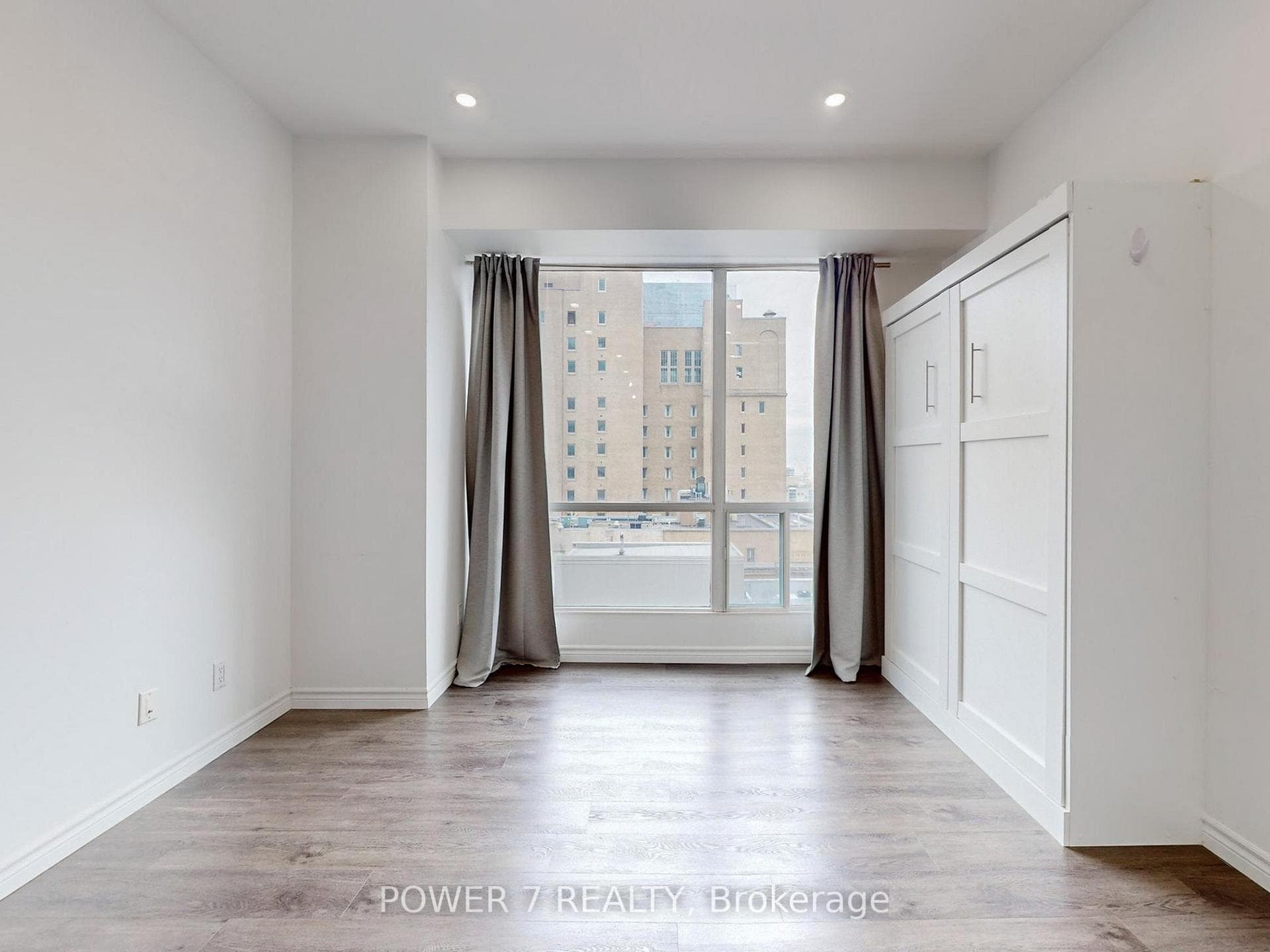 7 King Street Unit 1302 photo 8