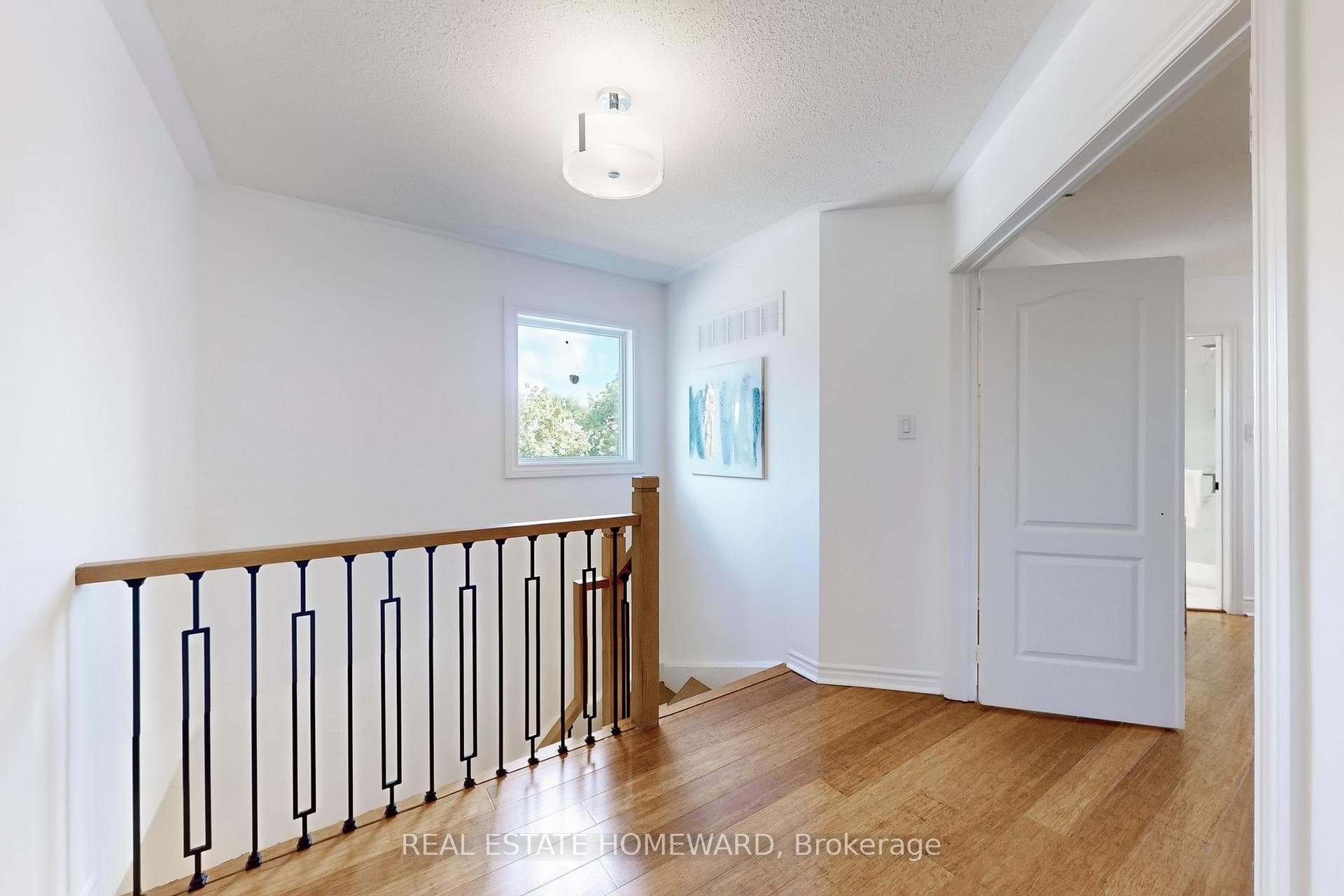 61 Silverdart Crescent photo 19