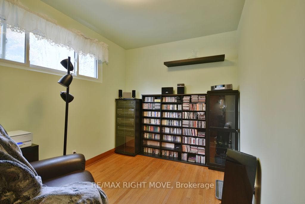 49 Elmer Avenue photo 32