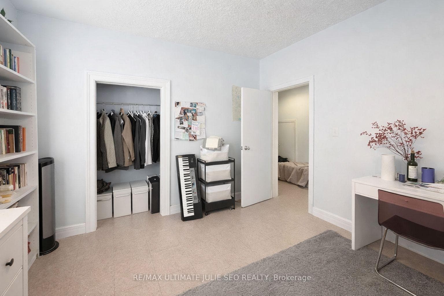 867 Dundas Street Unit 2nd & 3rd Floor photo 3
