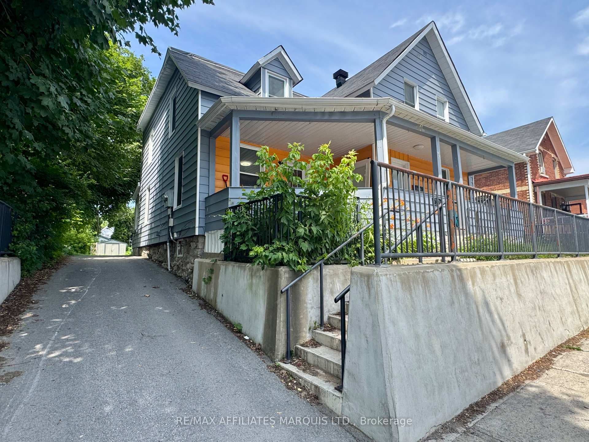 321 Water Street photo 1