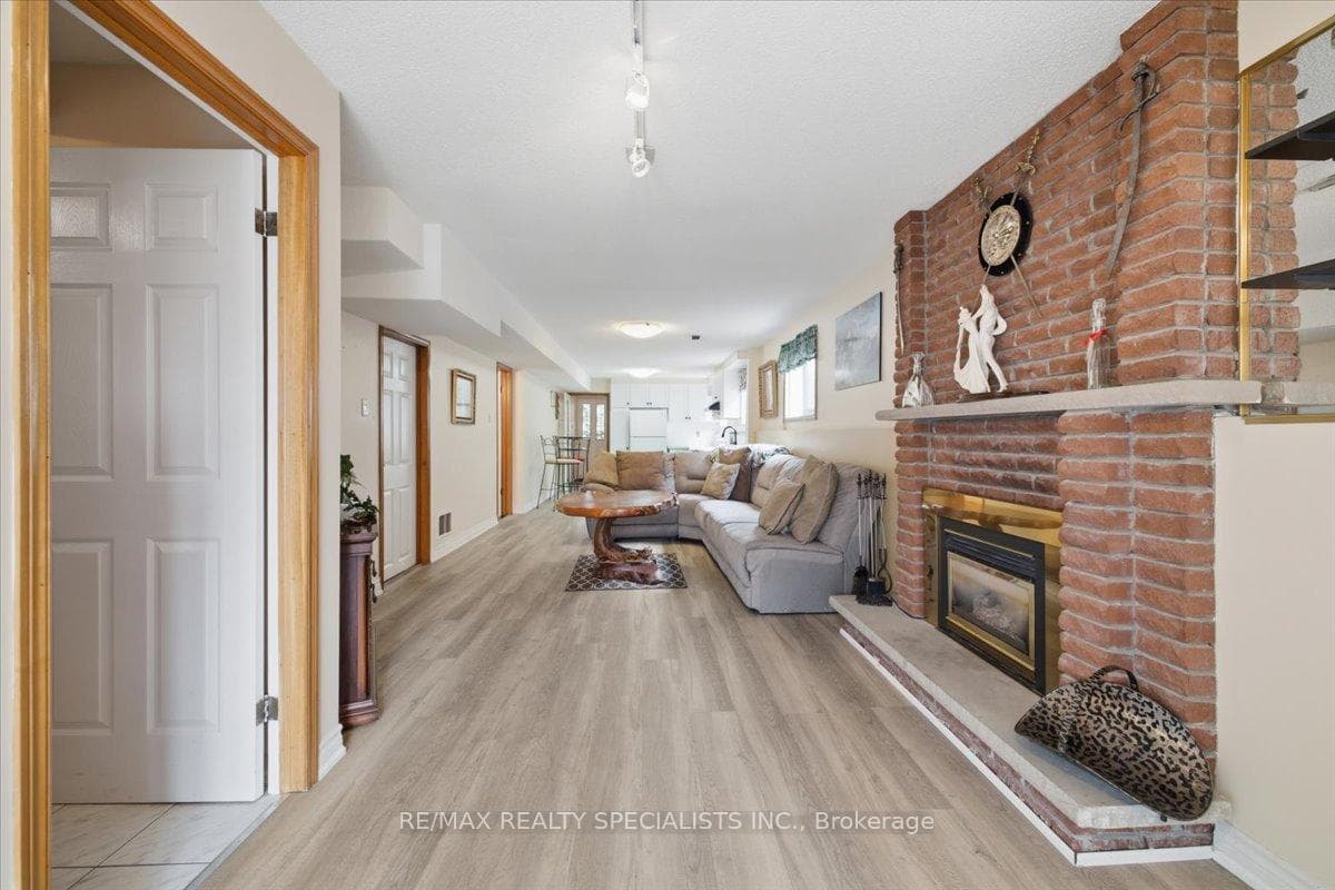 80 Chalfield Lane photo 30