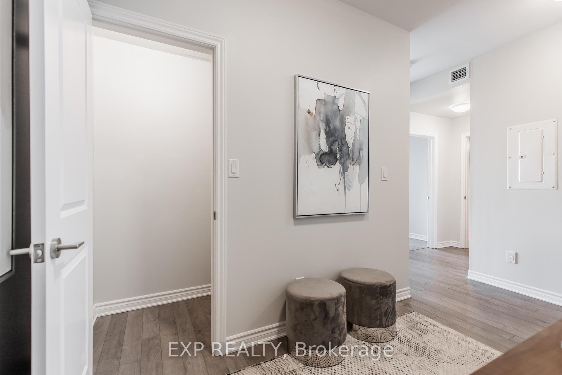 150 Oak Park Boulevard Unit 425 photo 13