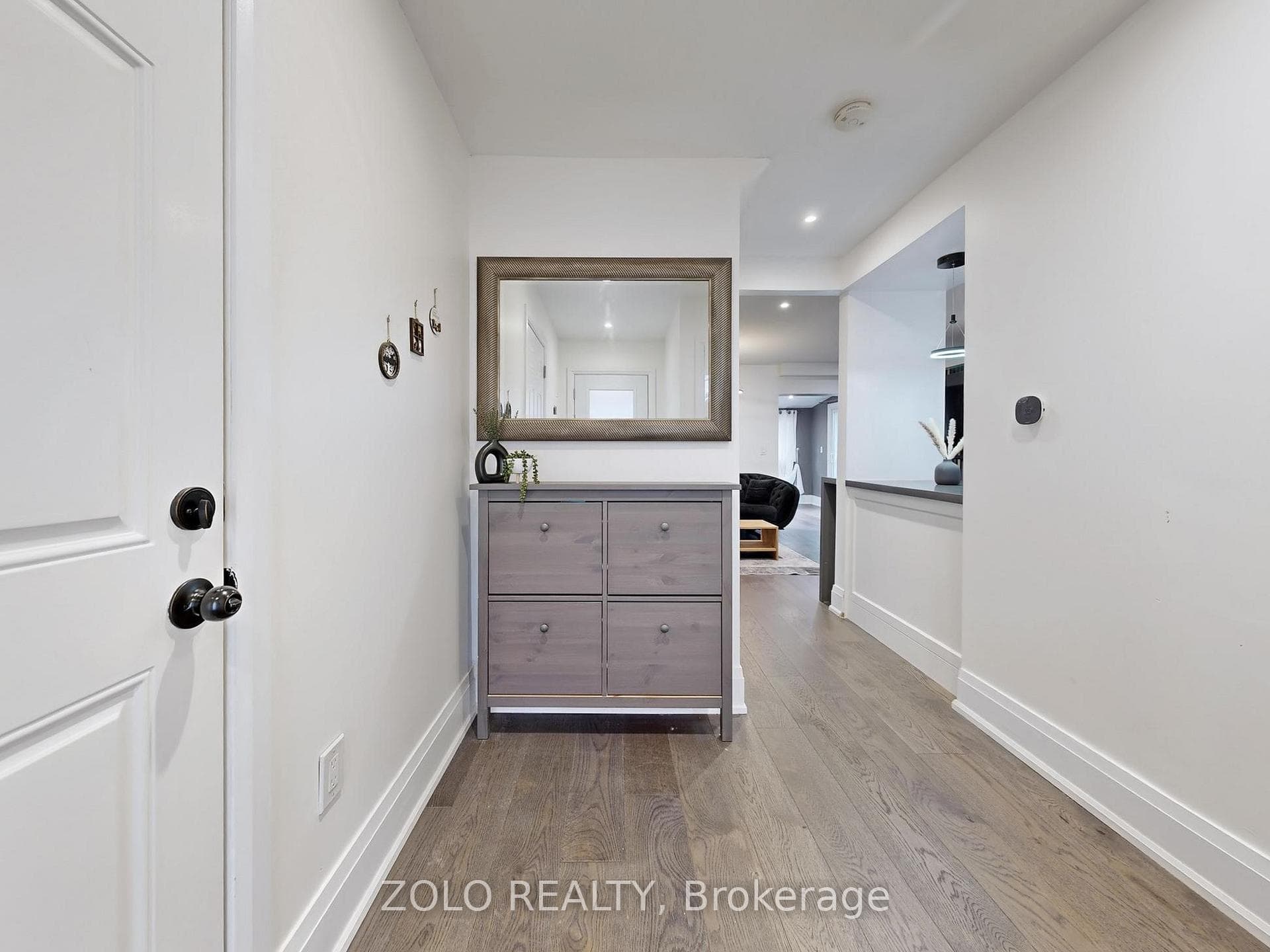 226 Thoms Crescent photo 17
