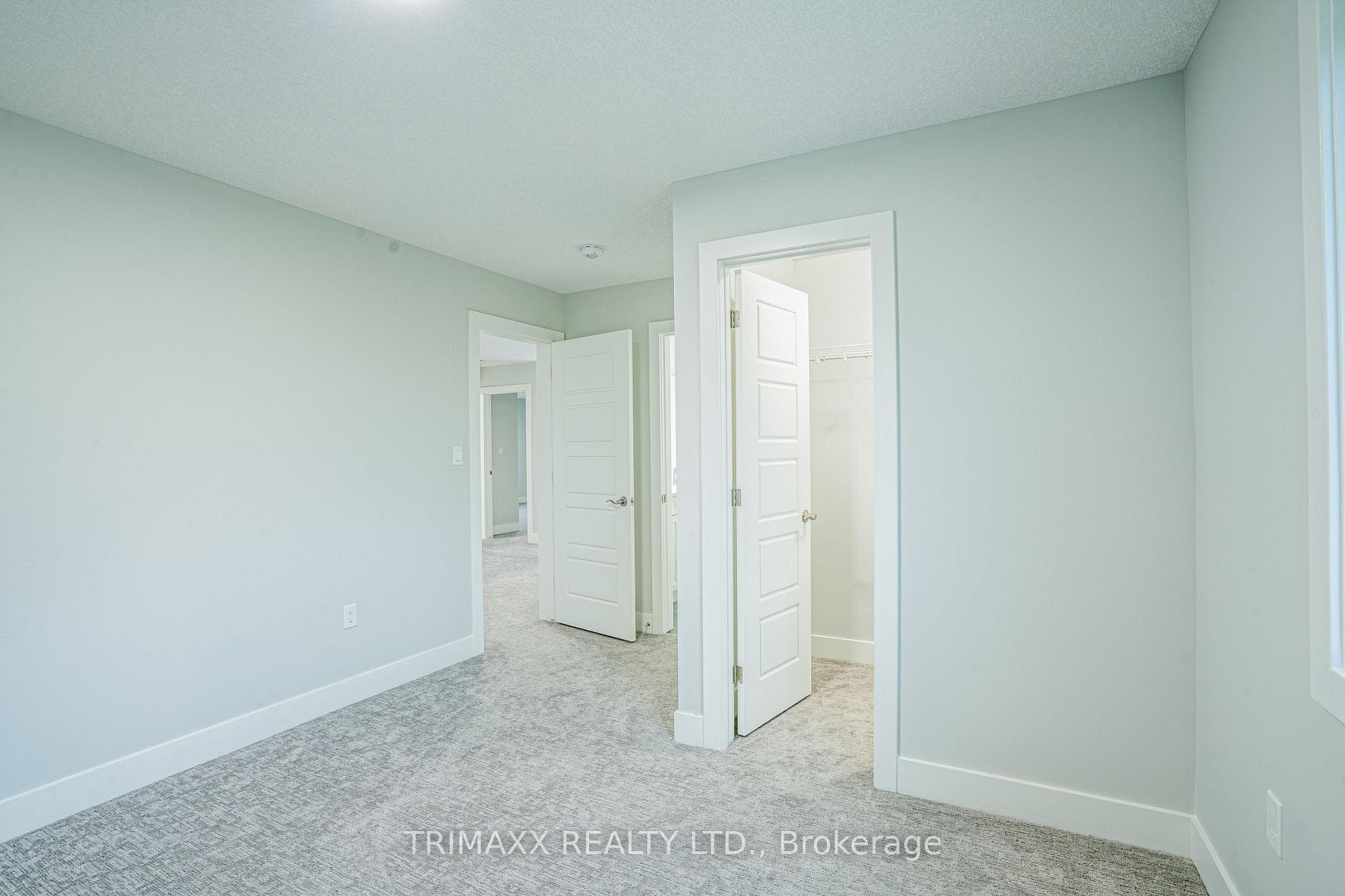 188 Foxborough Place photo 32