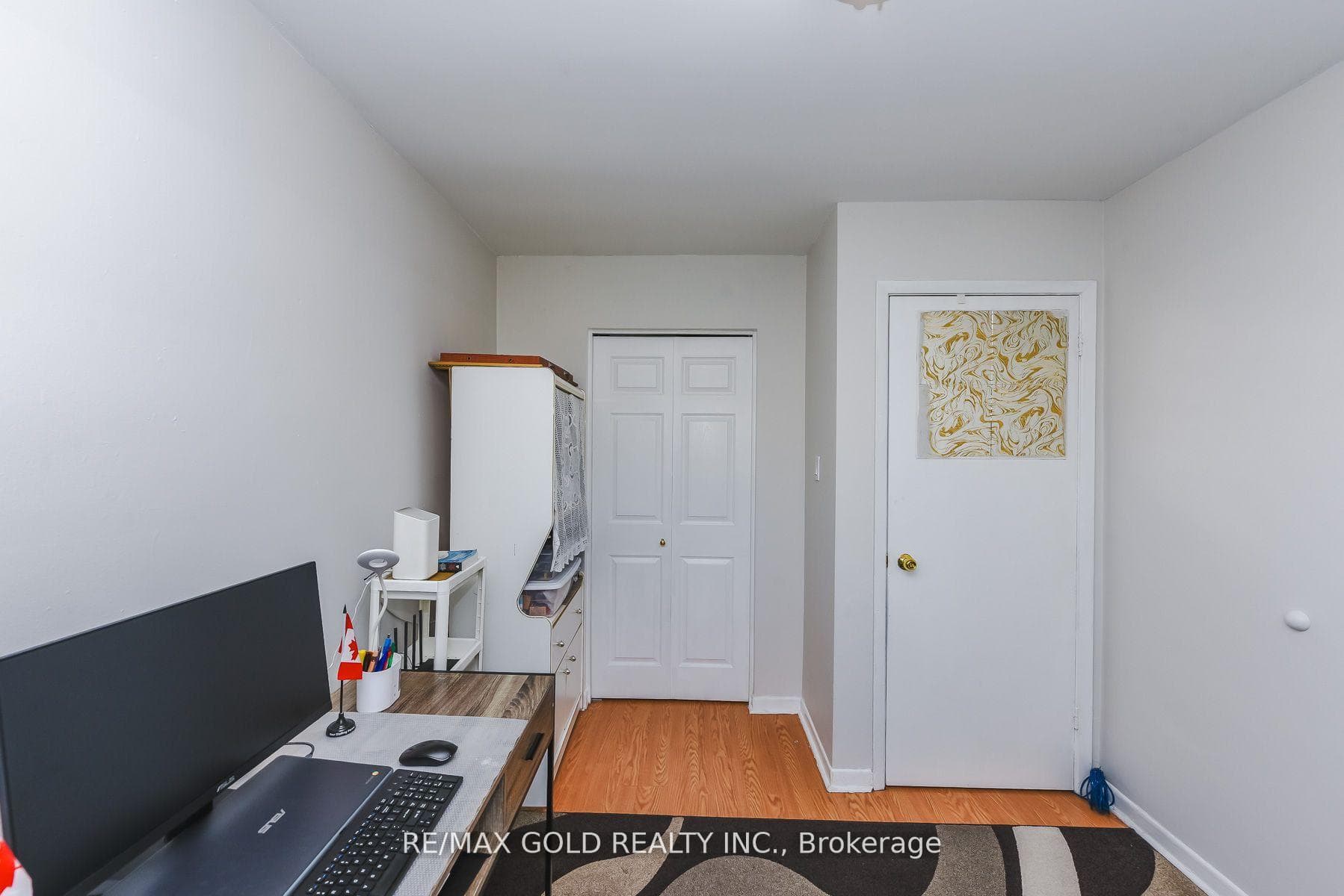 7464 Homeside Gardens photo 10
